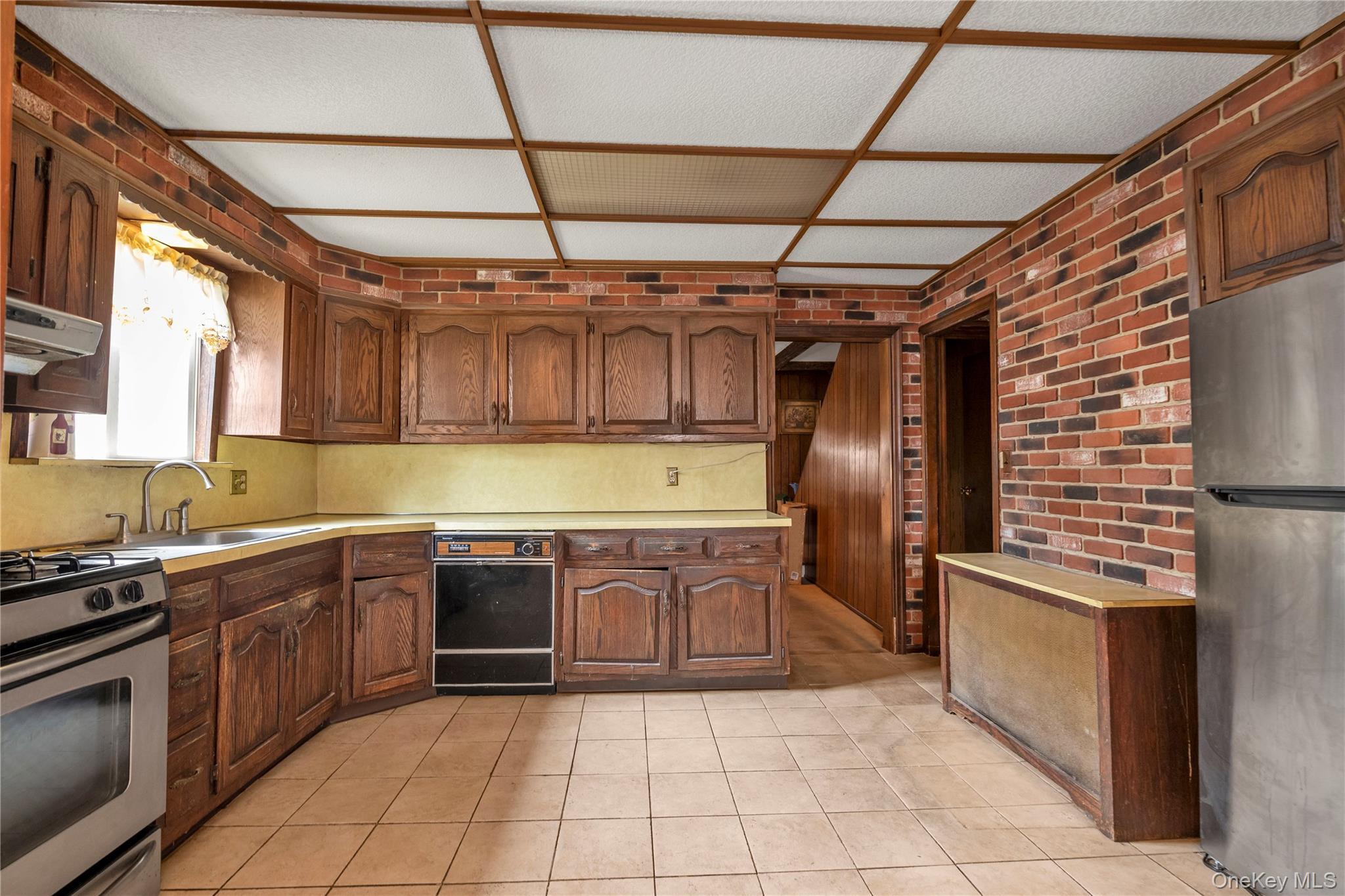 Single Family Putnam  Nassau County, NY 11563, MLS-962060-8