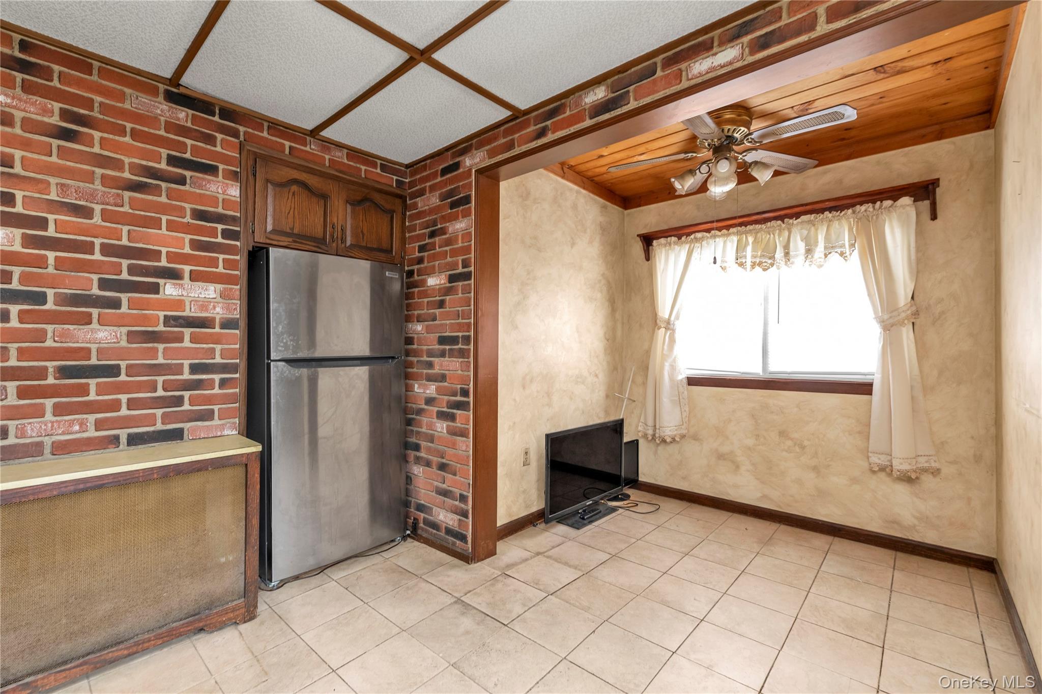 Single Family Putnam  Nassau County, NY 11563, MLS-962060-9