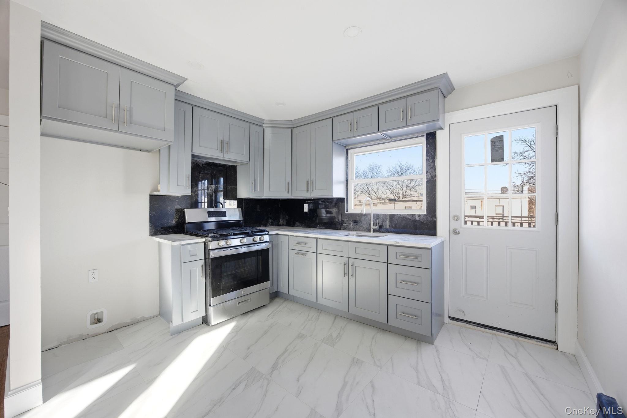 Single Family 93rd Queens, NY 11369, MLS-962116-5