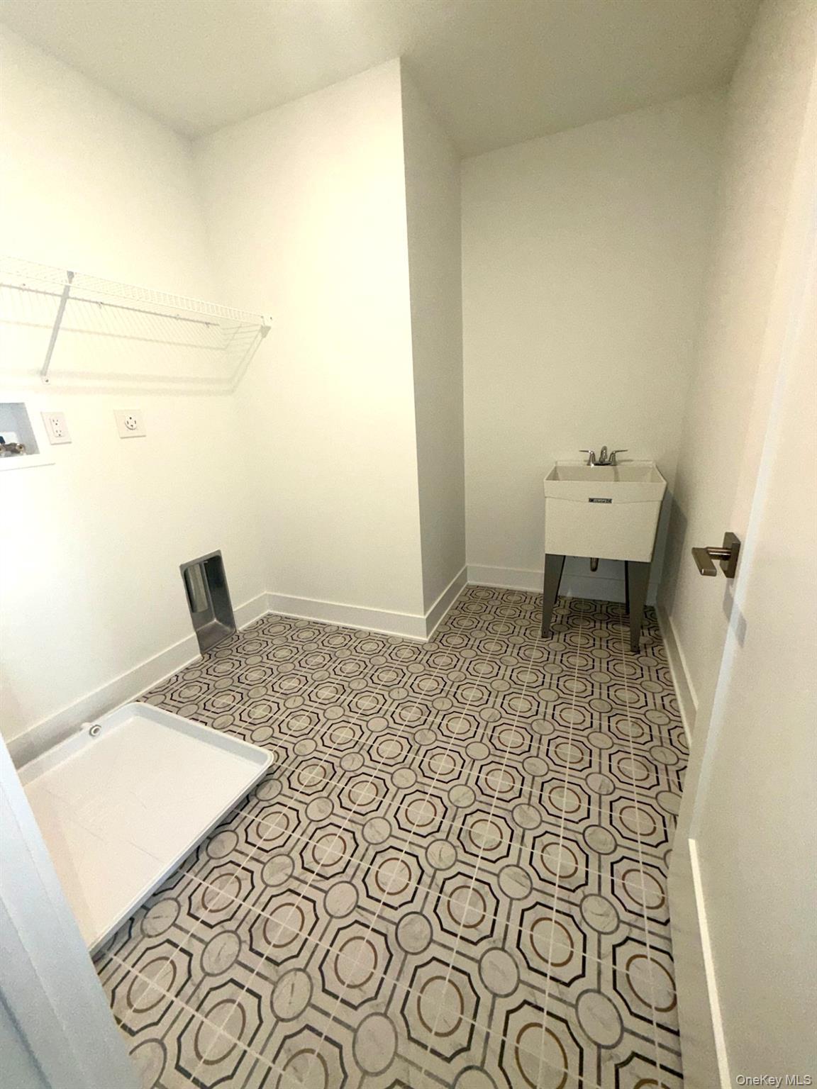 Condo Teaberry  Dutchess County, NY 12524, MLS-962117-8