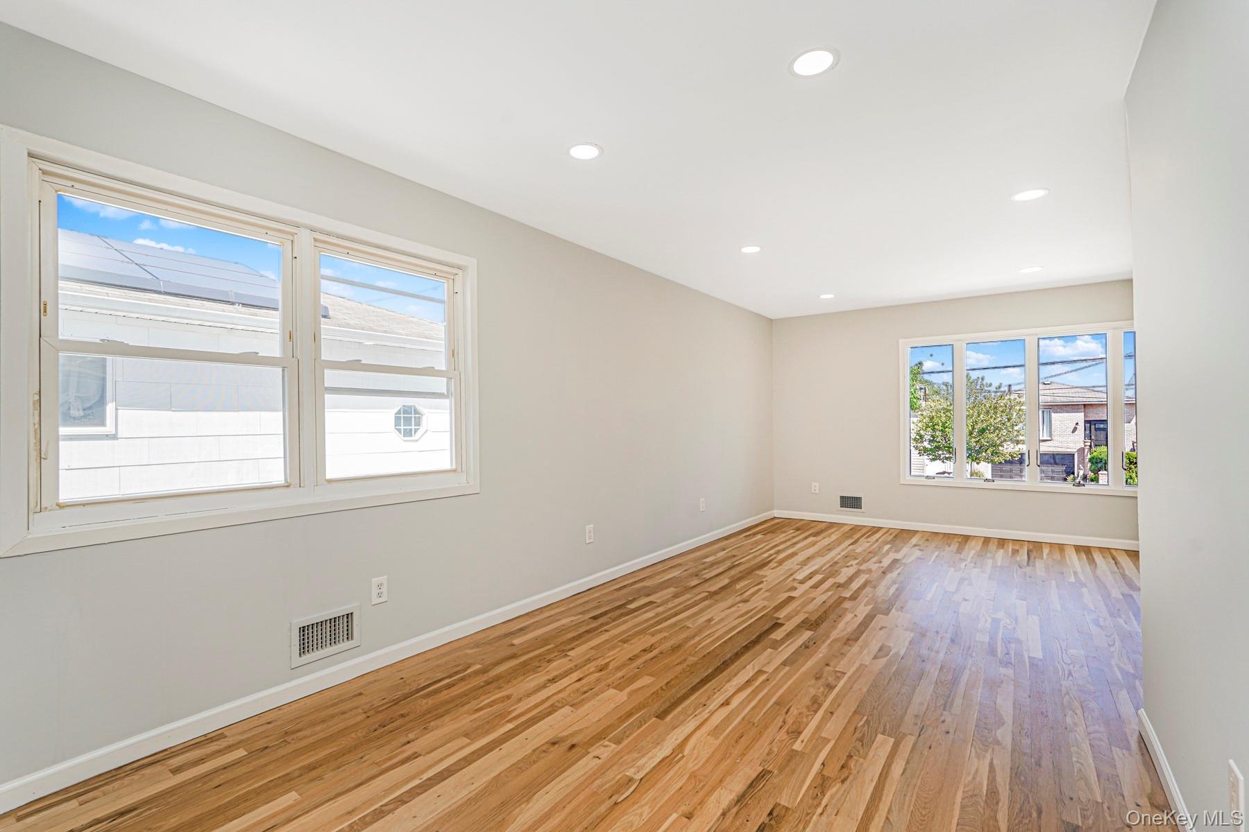 Single Family Barlow  Staten Island, NY 10312, MLS-962179-11