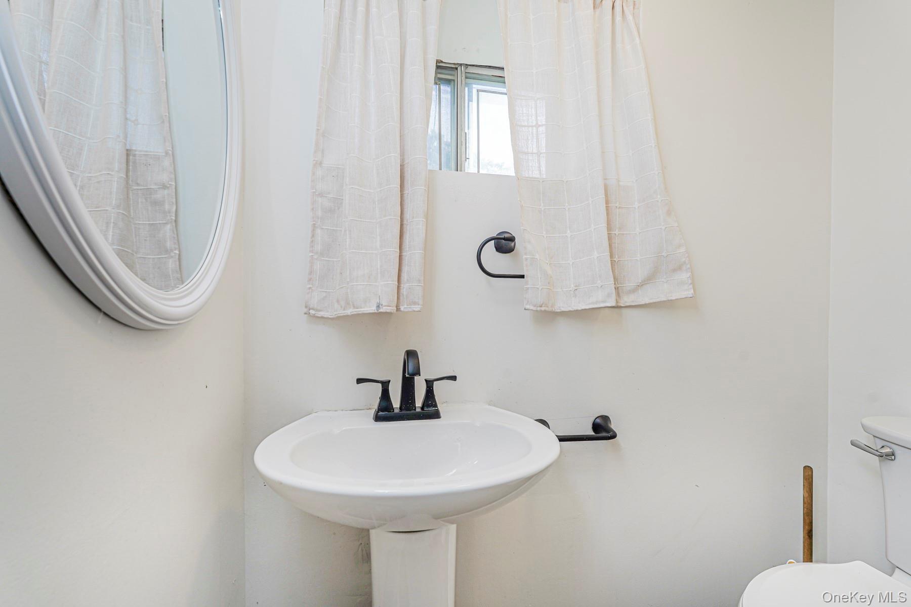 Single Family Barlow  Staten Island, NY 10312, MLS-962179-24