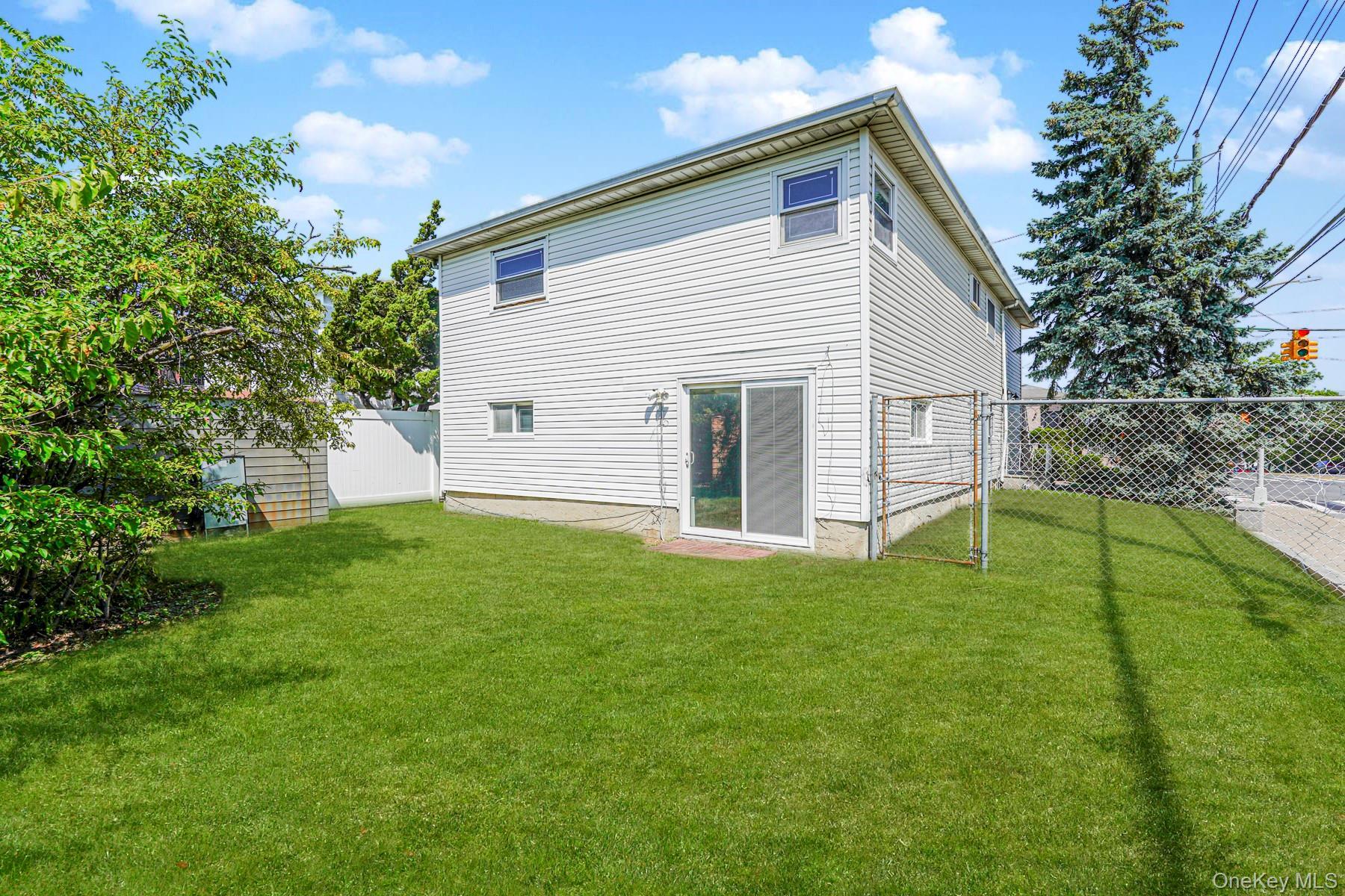 Single Family Barlow  Staten Island, NY 10312, MLS-962179-31