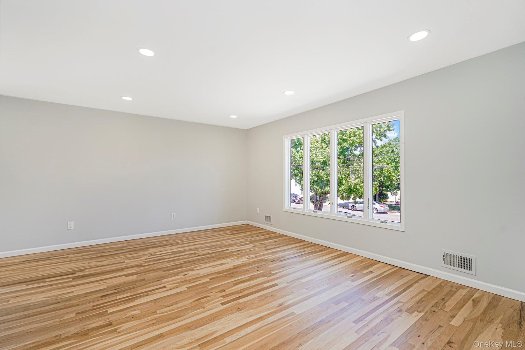 Single Family Barlow  Staten Island, NY 10312, MLS-962179-7