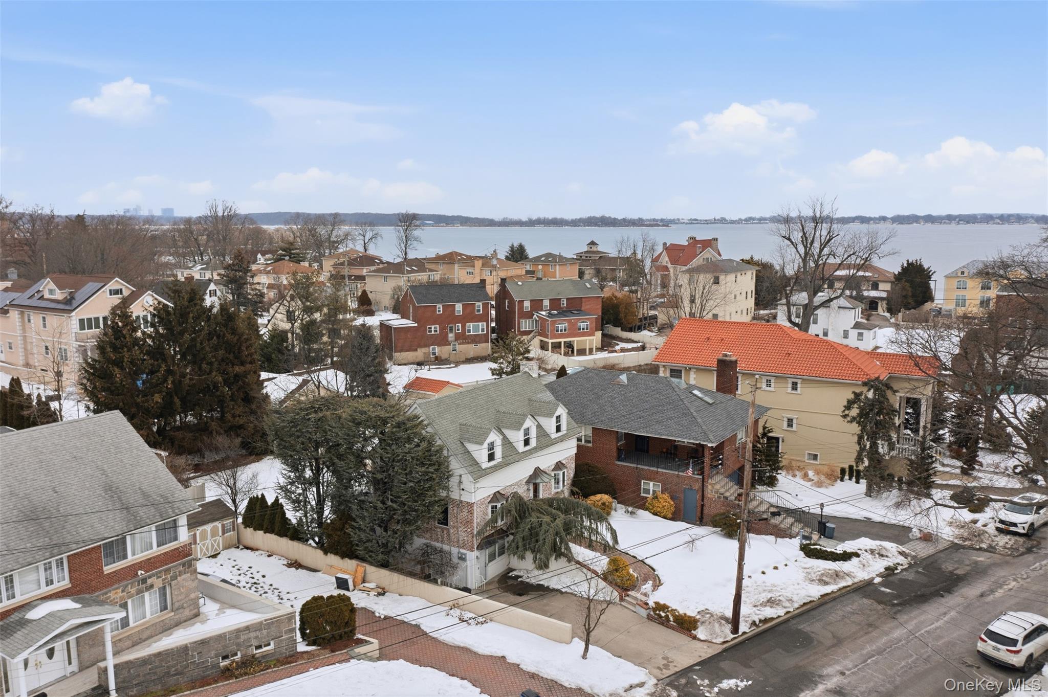 Single Family Agar  Bronx, NY 10465, MLS-962185-35