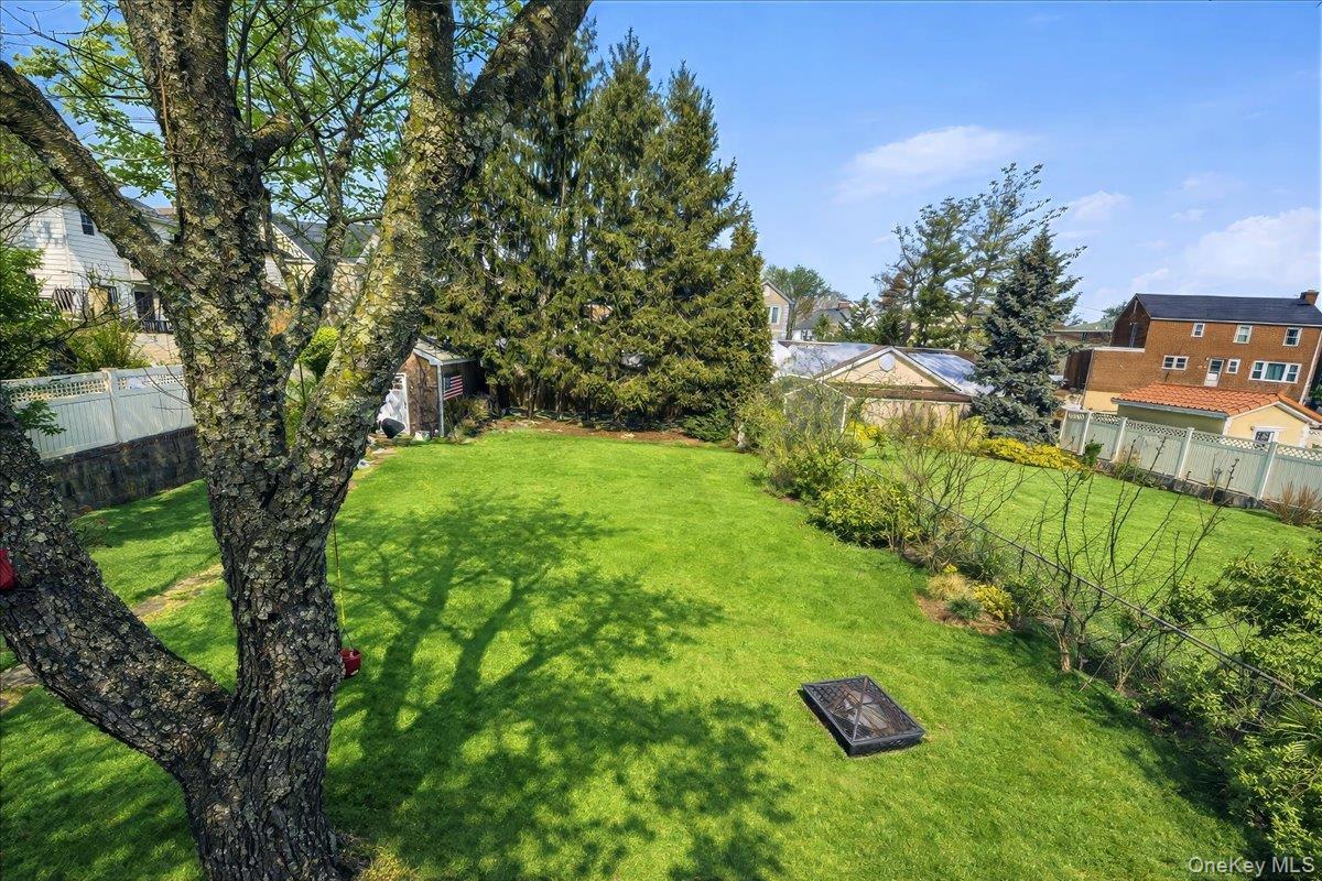 Single Family Agar  Bronx, NY 10465, MLS-962185-4