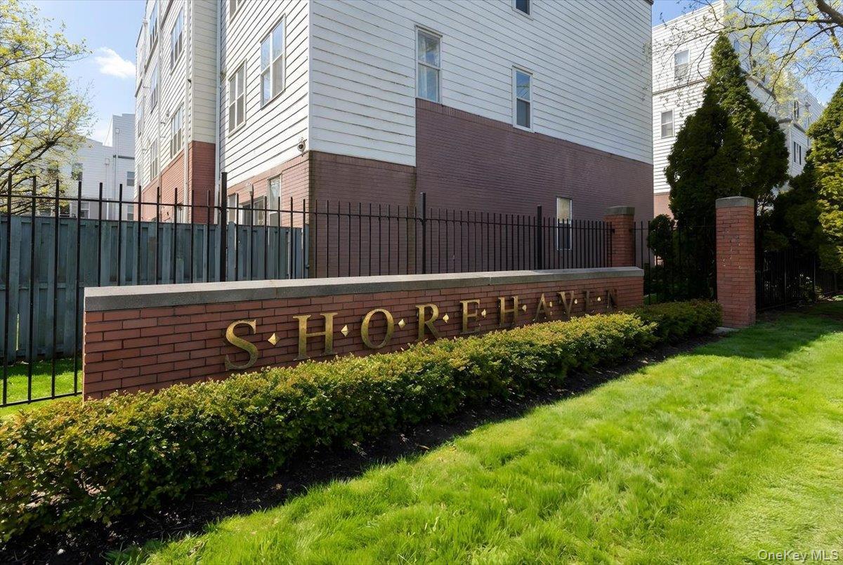 Single Family Sunset  Bronx, NY 10473, MLS-962201-2