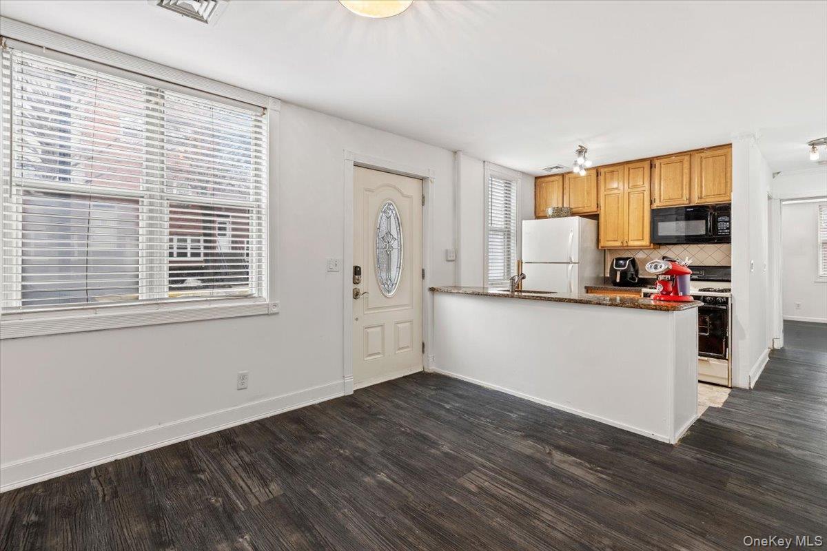 Single Family Sunset  Bronx, NY 10473, MLS-962201-5