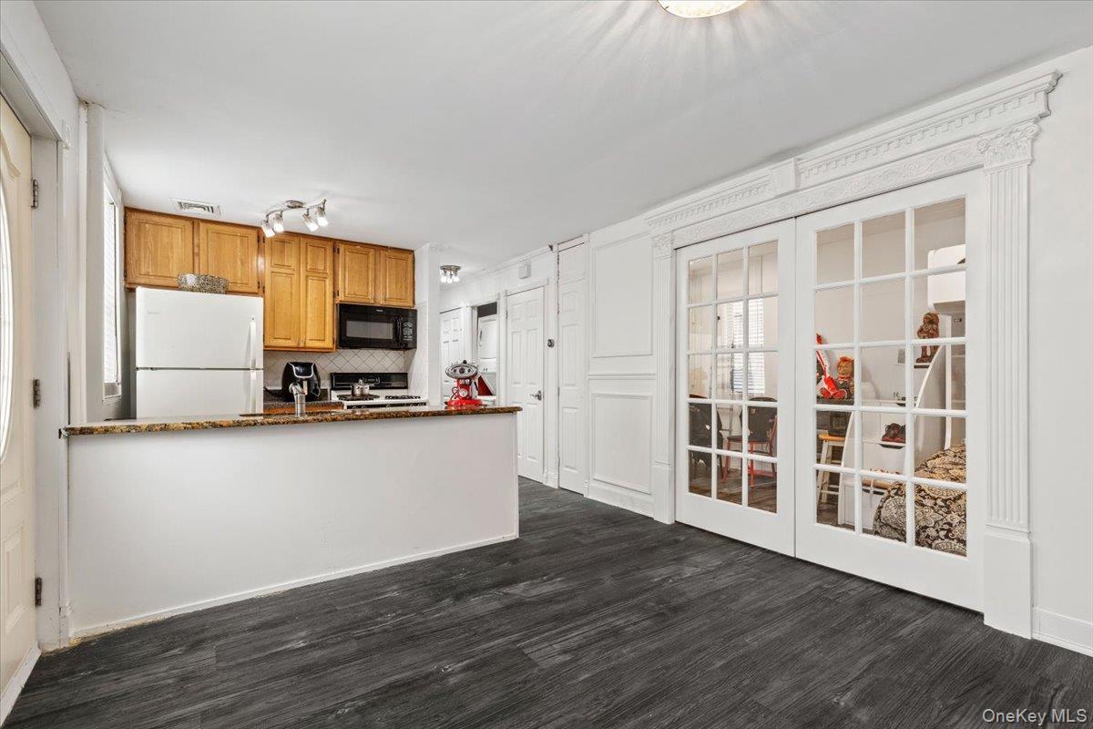 Single Family Sunset  Bronx, NY 10473, MLS-962201-7