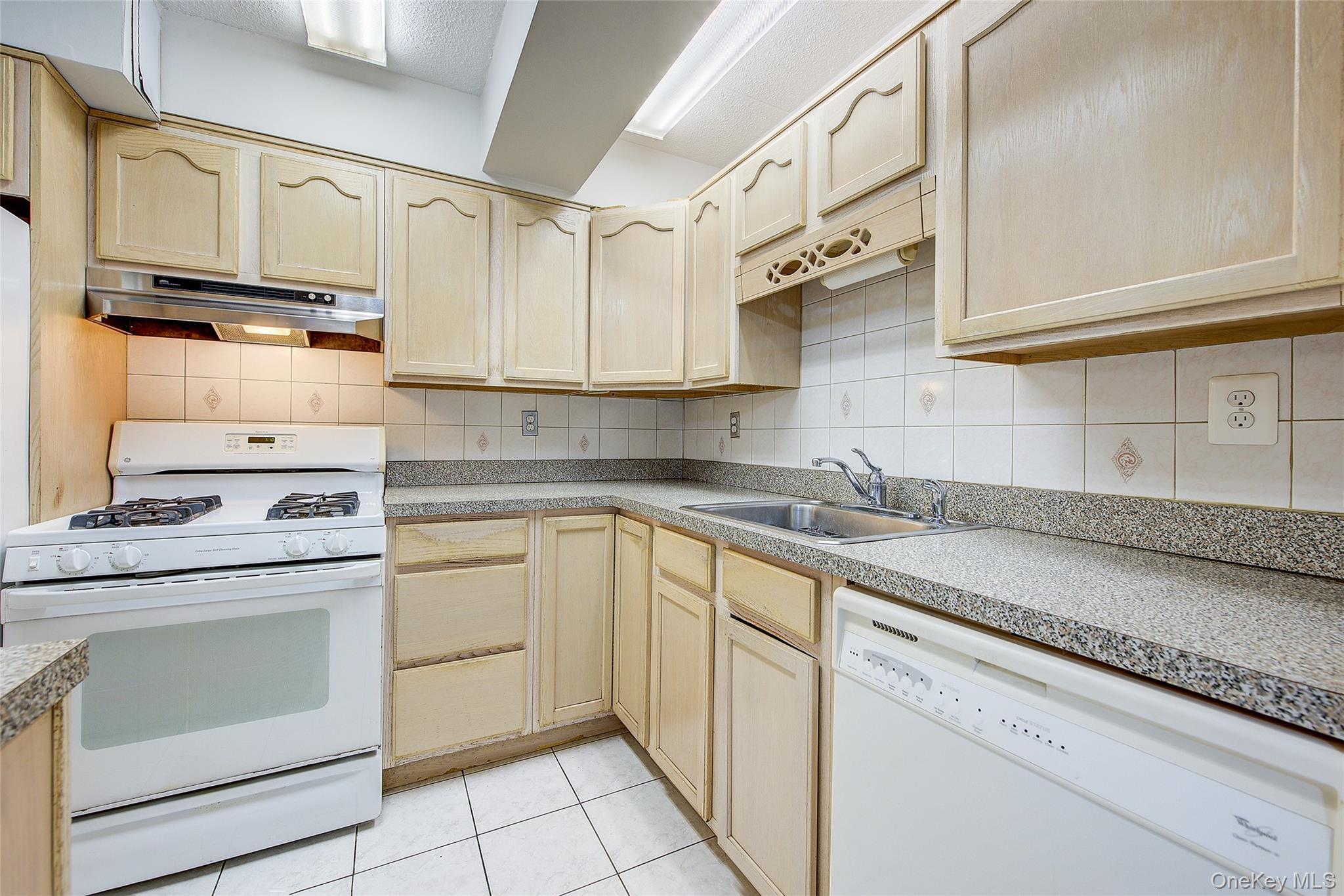 Condo 26th  Queens, NY 11360, MLS-962220-11