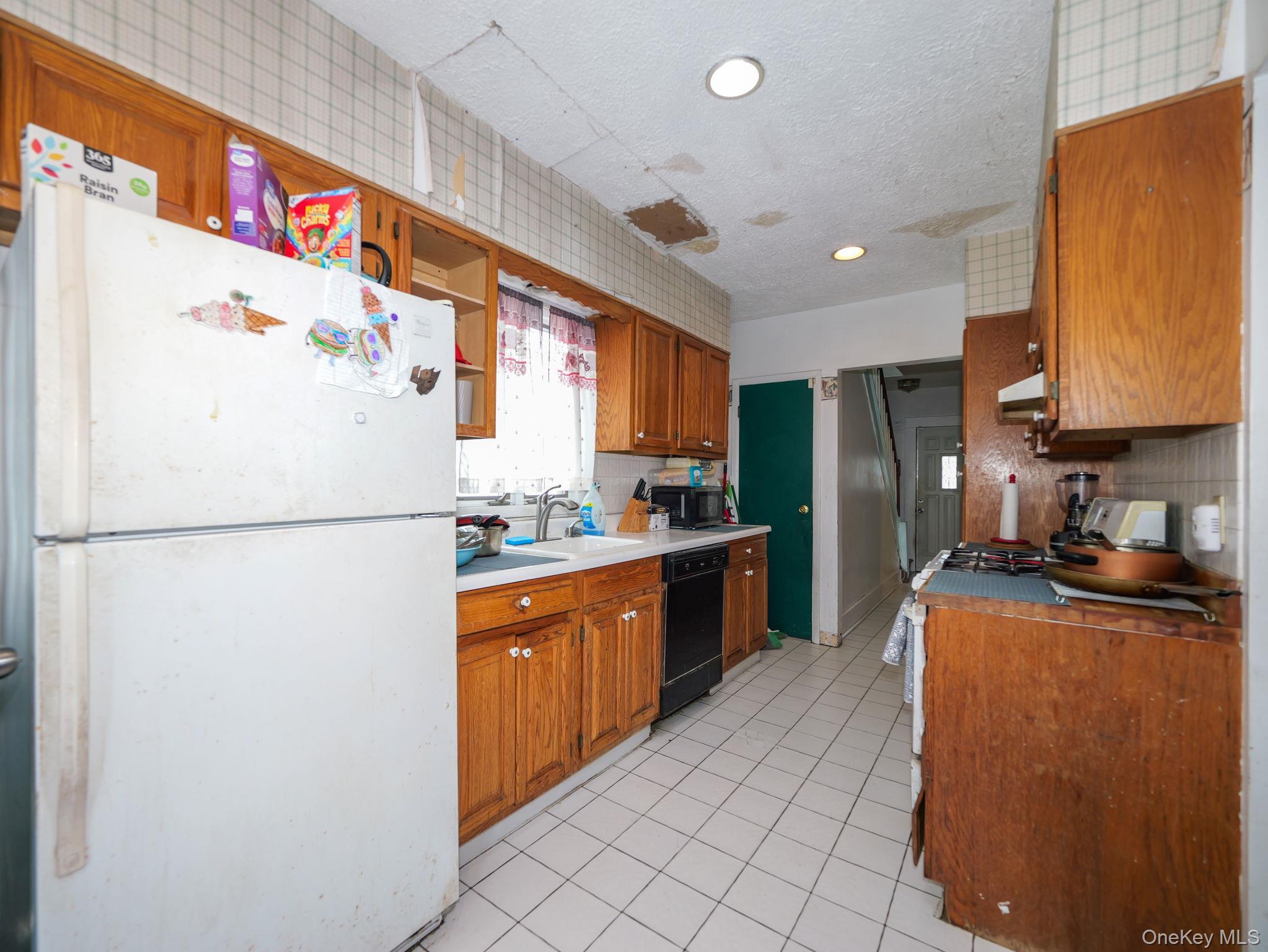 Single Family South  Orange County, NY 12550, MLS-962226-16