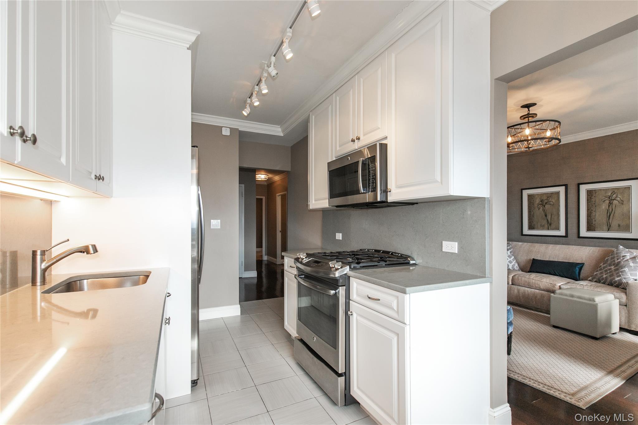 Coop Grand Central  Queens, NY 11005, MLS-962236-11