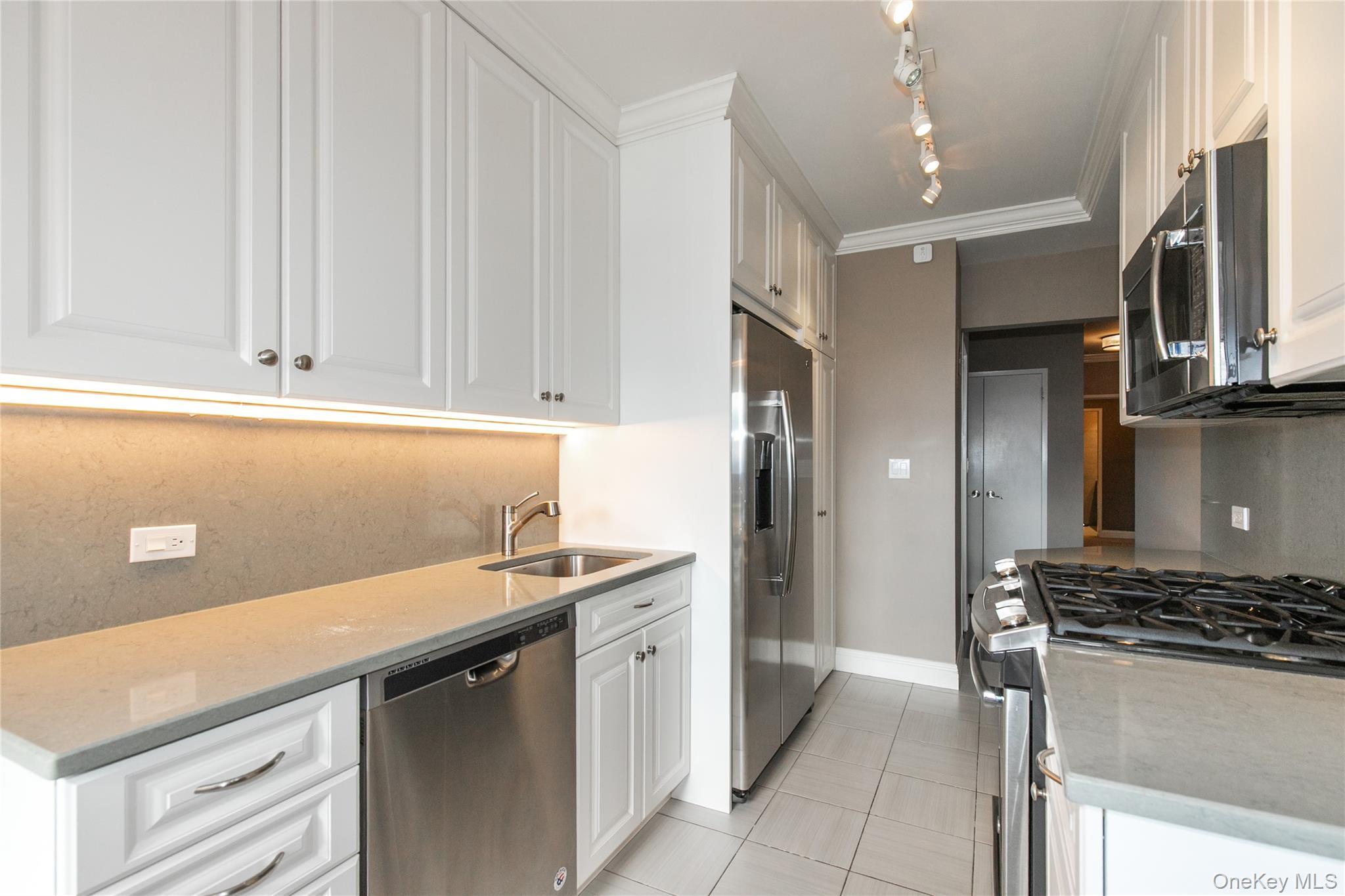 Coop Grand Central  Queens, NY 11005, MLS-962236-12