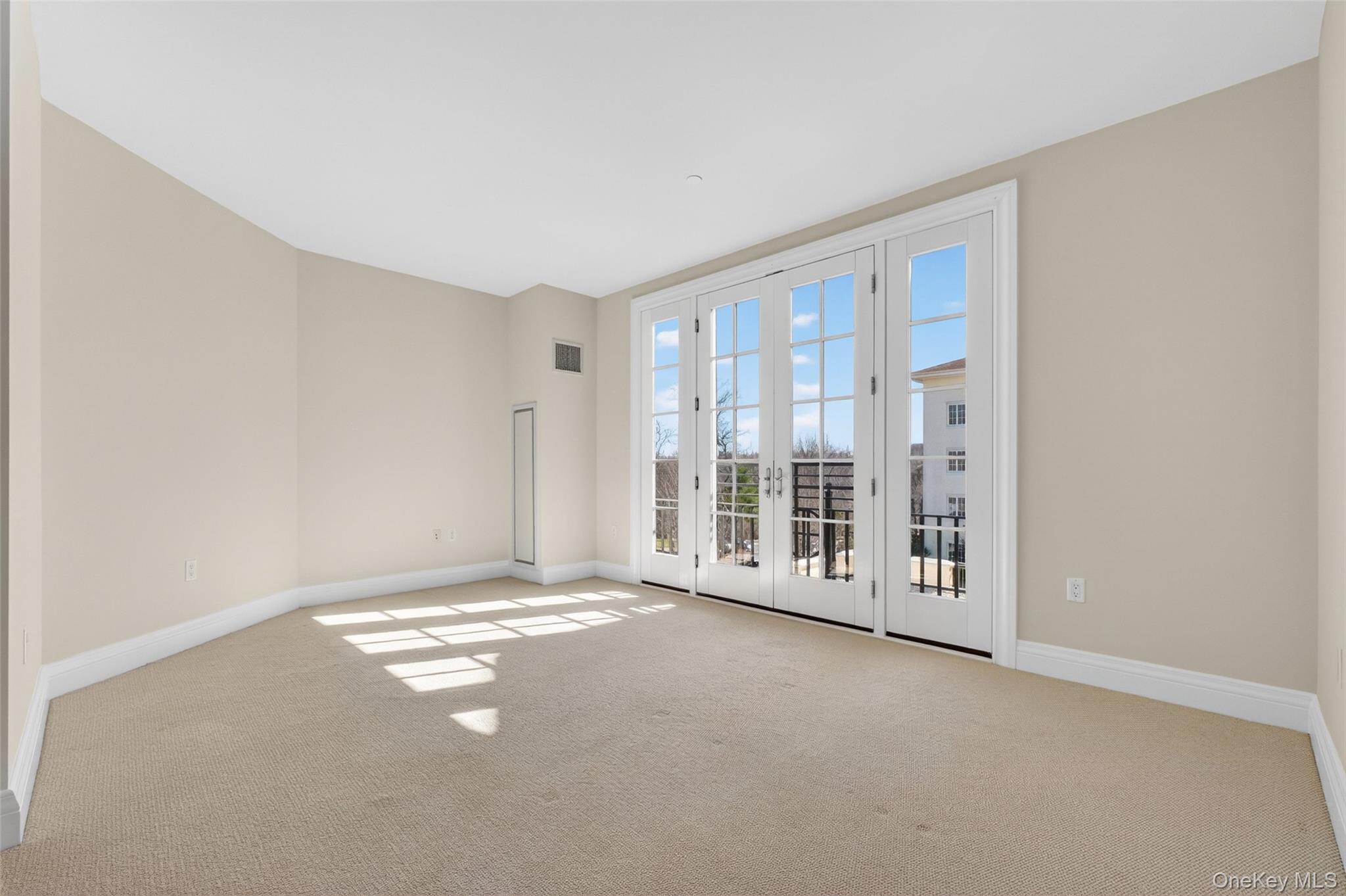 Condo Trump  Westchester County, NY 10588, MLS-962317-16