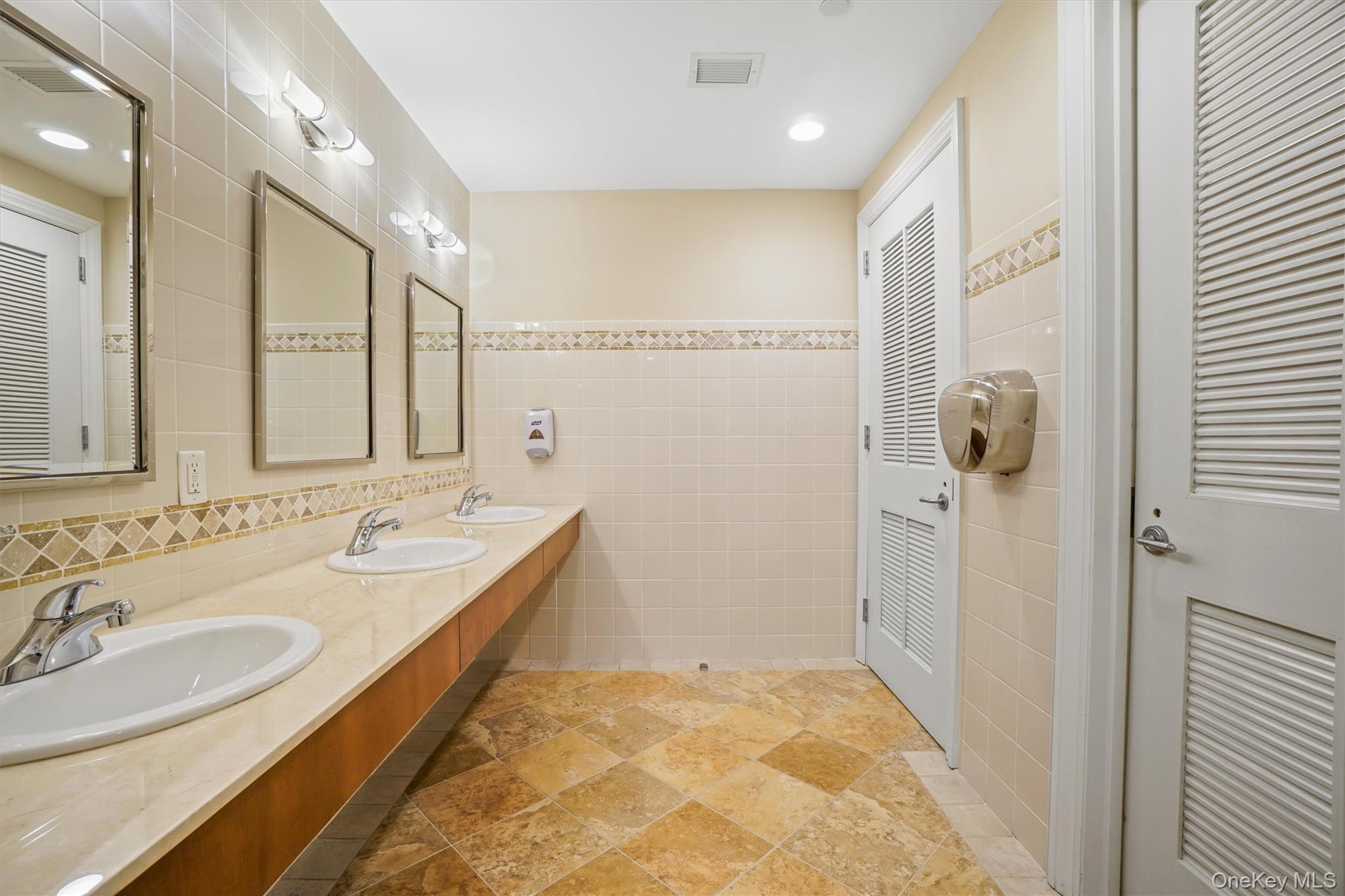 Condo Trump  Westchester County, NY 10588, MLS-962317-38