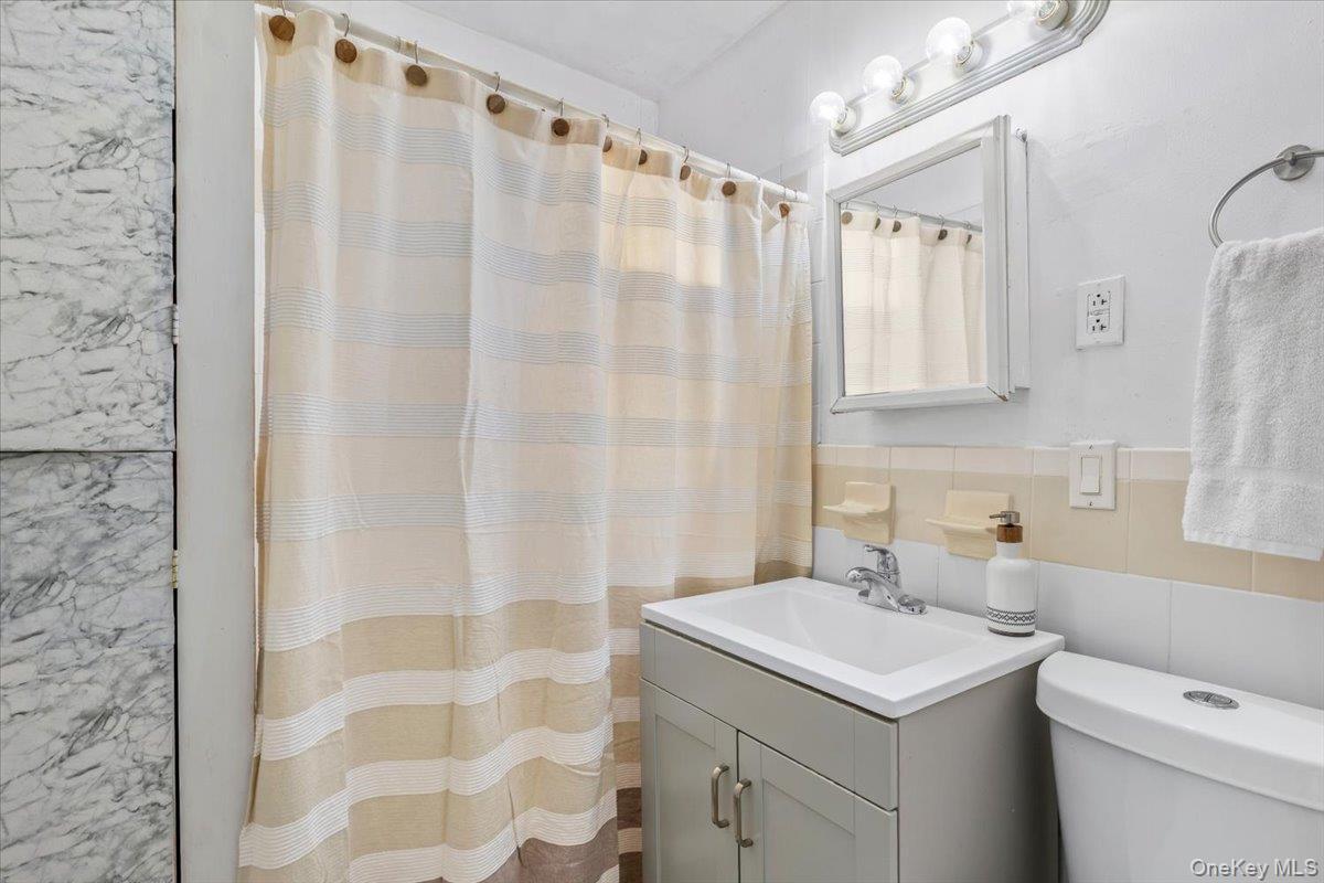 Single Family Taylor Bronx, NY 10473, MLS-962321-17