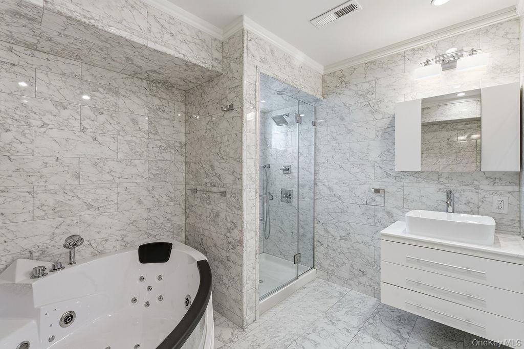 Single Family 80th Queens, NY 11414, MLS-962352-14