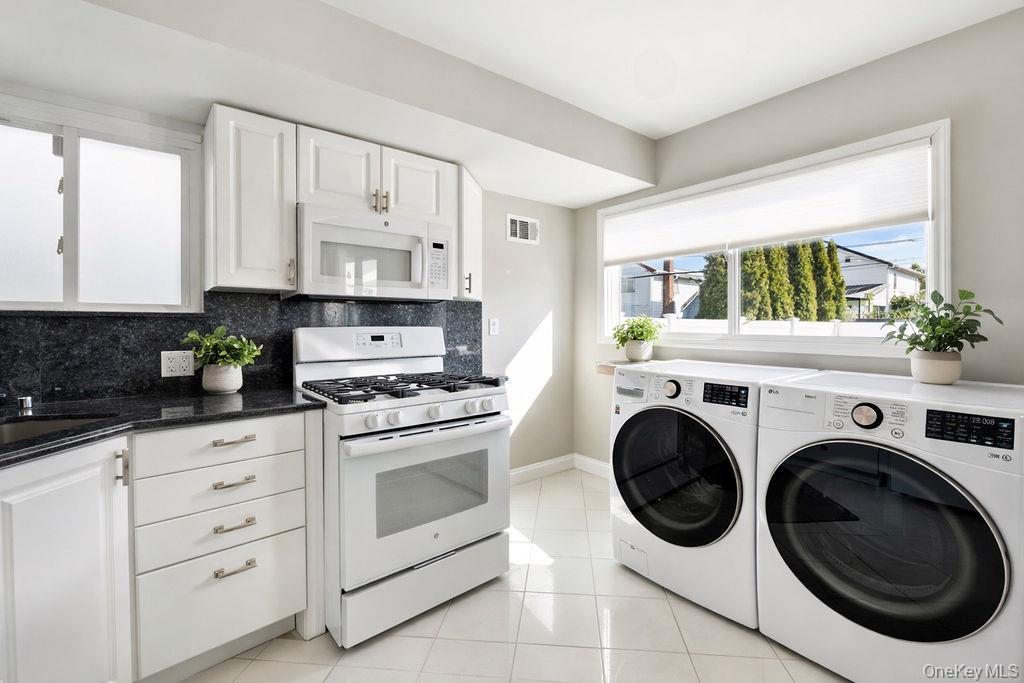 Single Family 80th Queens, NY 11414, MLS-962352-17