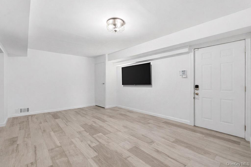 Single Family 80th Queens, NY 11414, MLS-962352-20