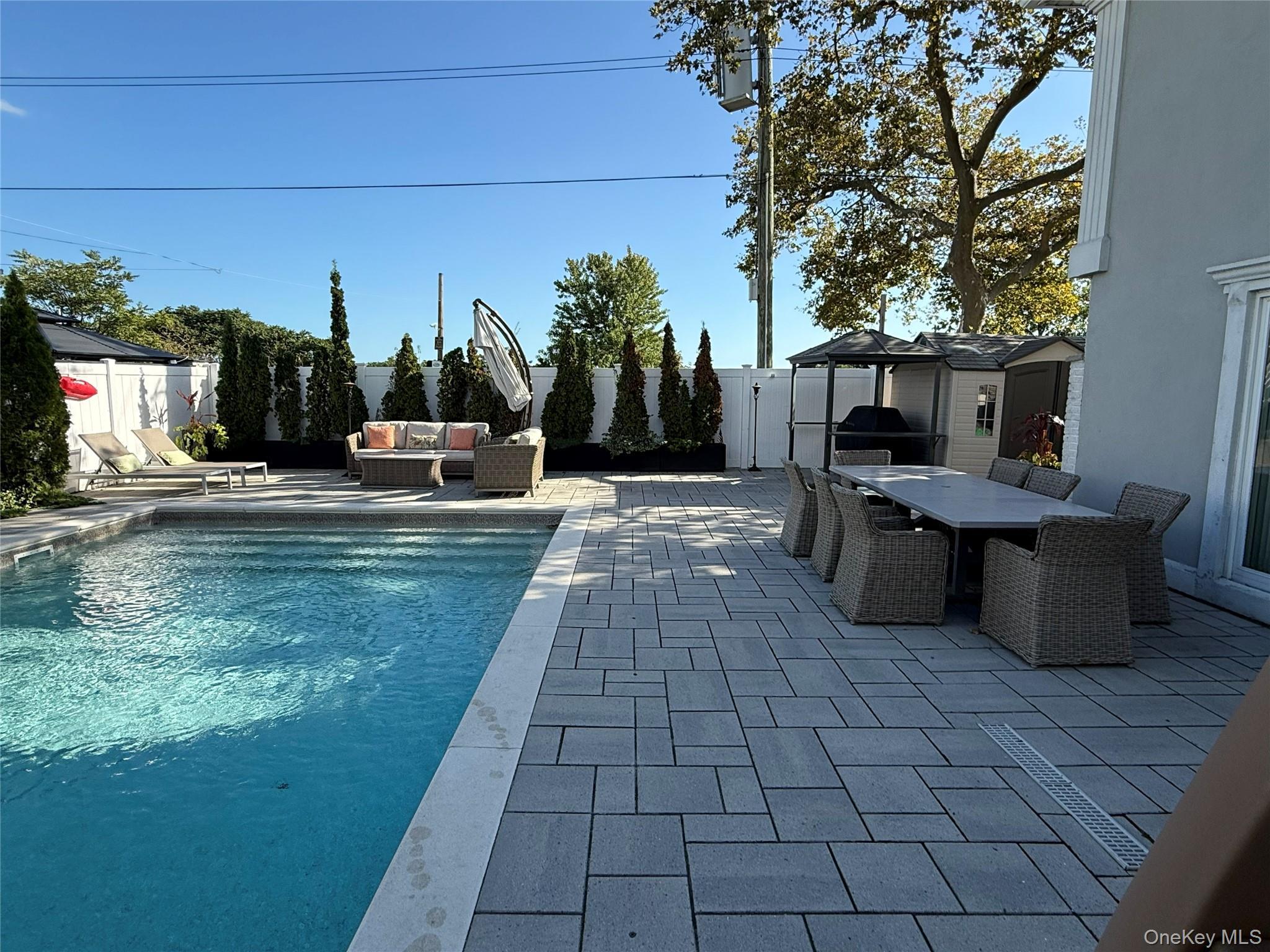 Single Family 80th Queens, NY 11414, MLS-962352-25