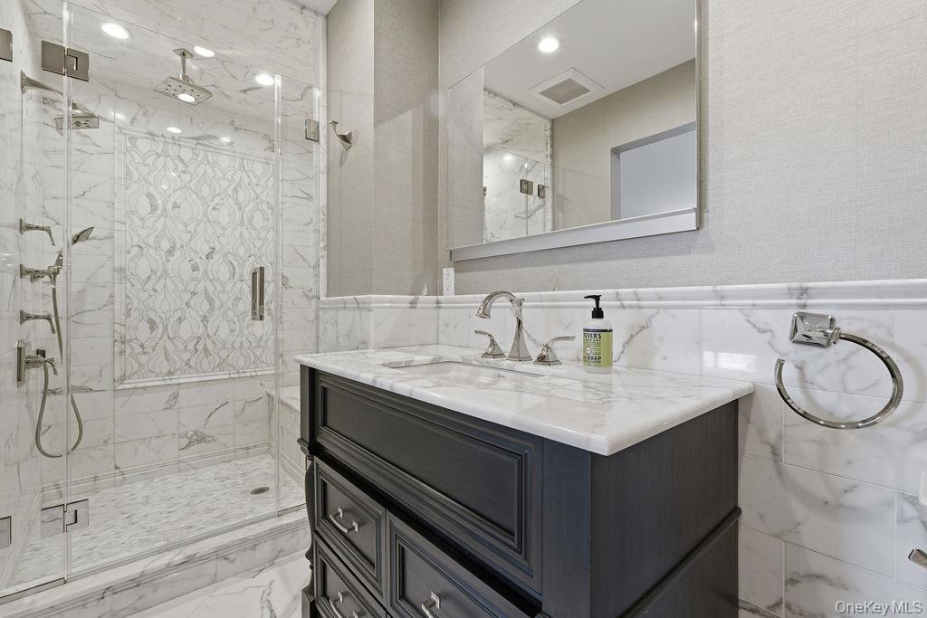 Single Family 80th Queens, NY 11414, MLS-962352-9