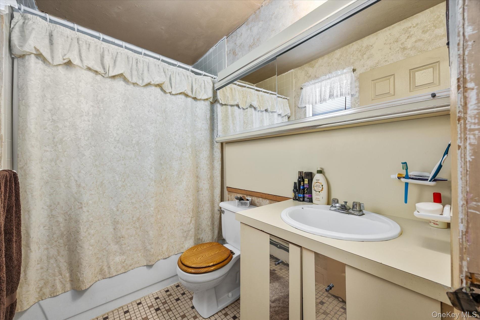 Condo 79th  Queens, NY 11414, MLS-962379-15