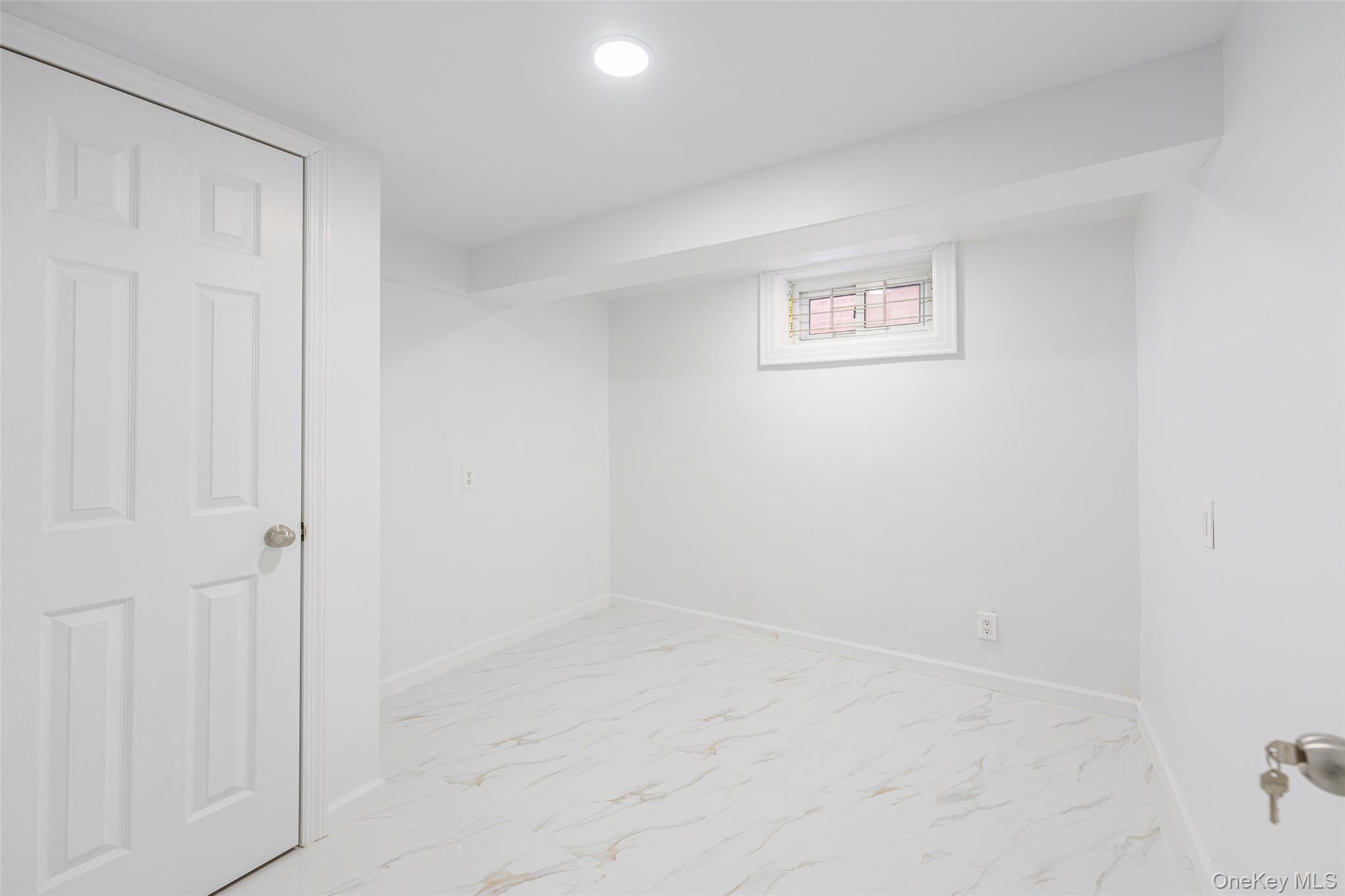 Single Family 50th  Queens, NY 11364, MLS-962381-23