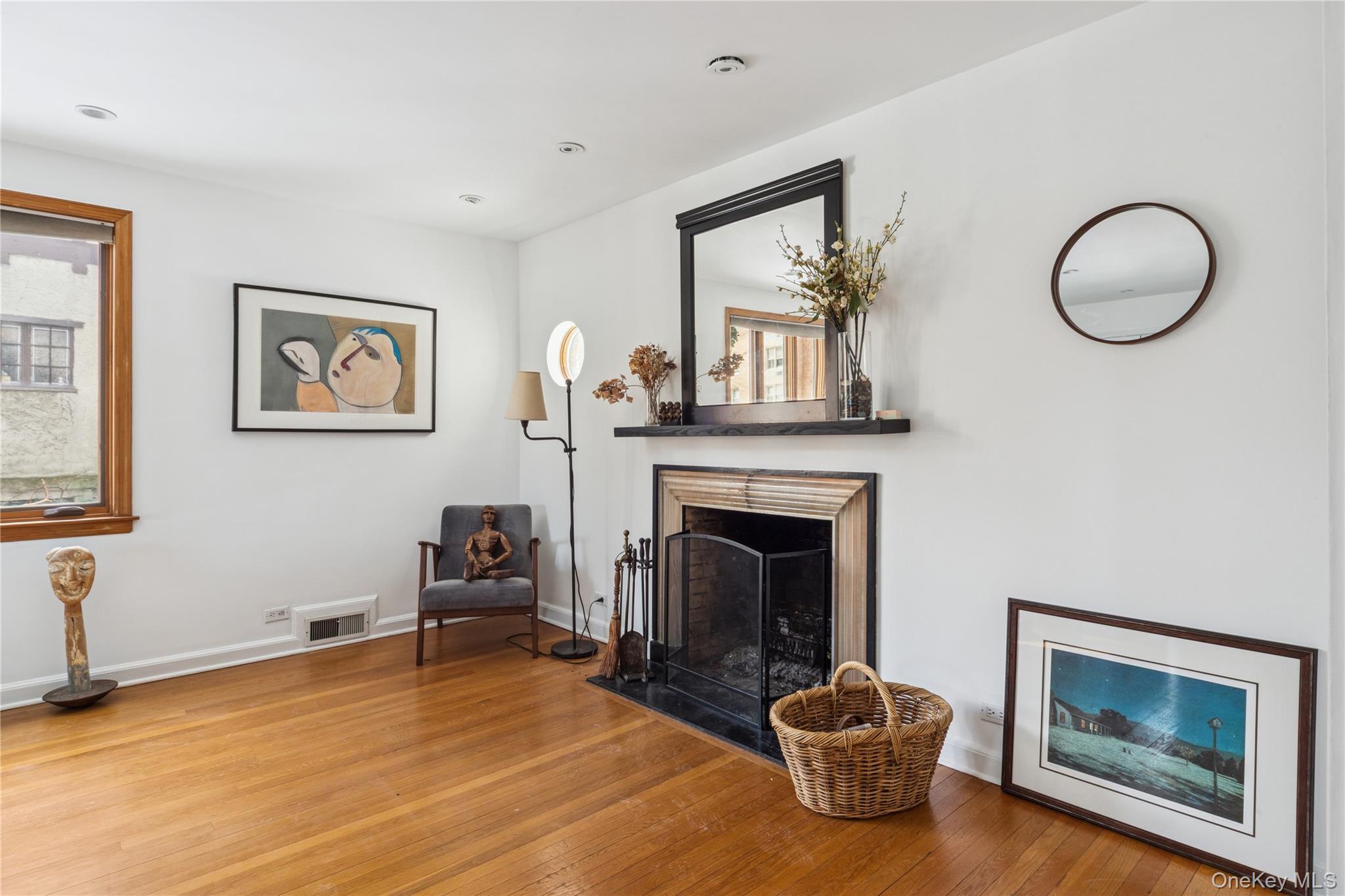 Single Family Tibbett  Bronx, NY 10471, MLS-962395-8