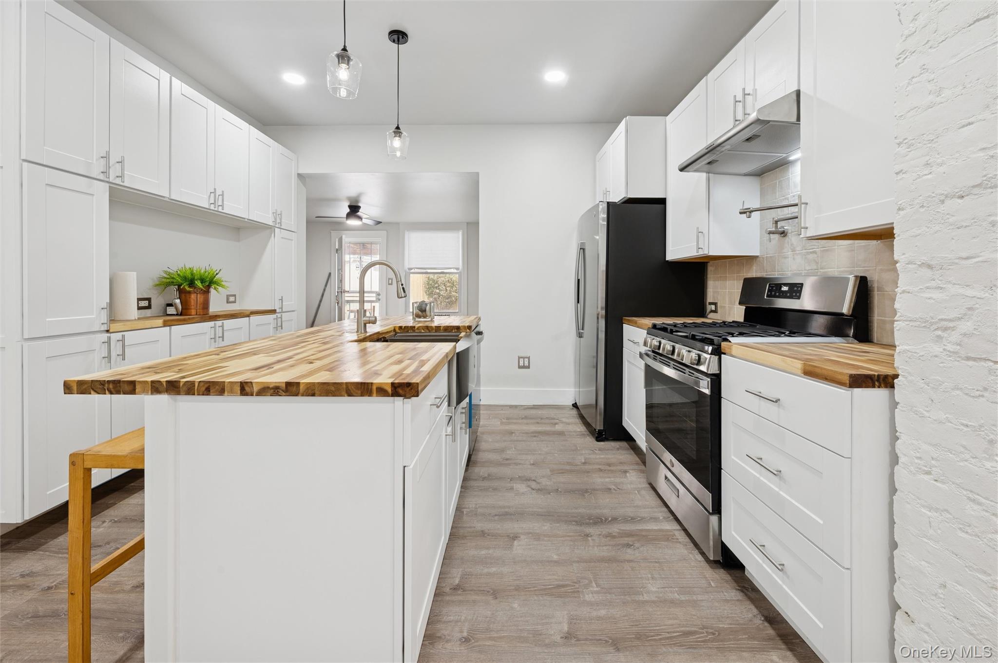 Single Family Sackett  Bronx, NY 10462, MLS-962424-8