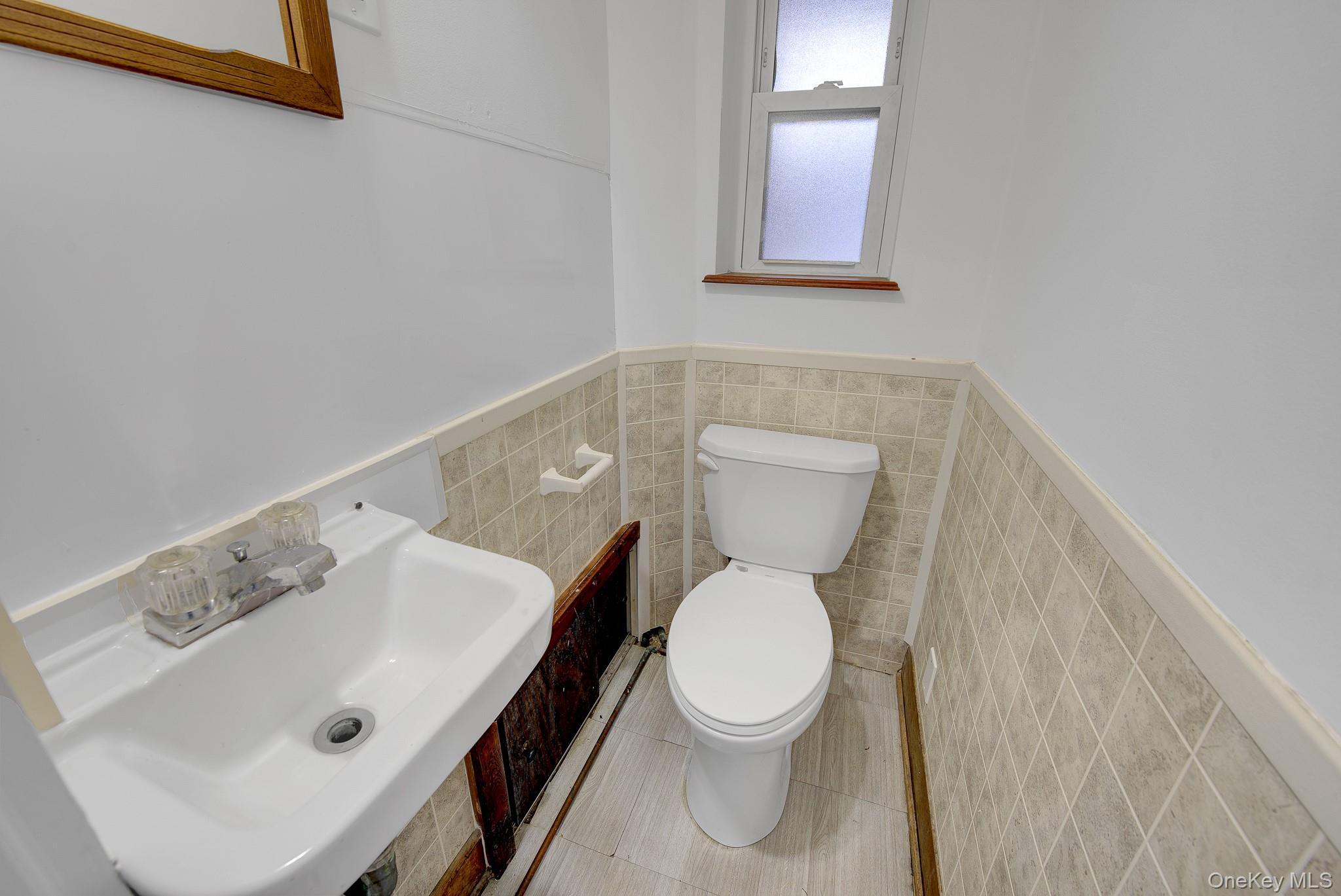 Single Family Surrey Lane  Nassau County, NY 11550, MLS-962454-12