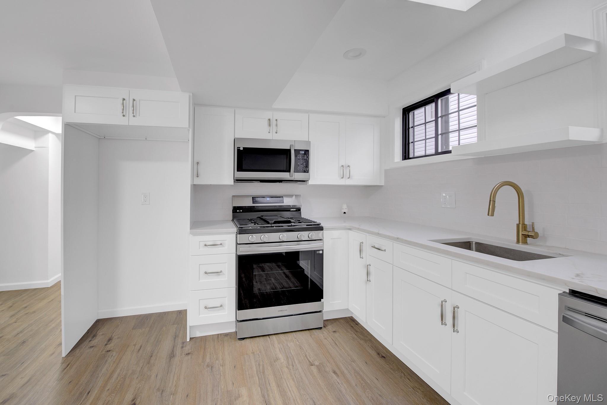 Single Family Surrey Lane  Nassau County, NY 11550, MLS-962454-14