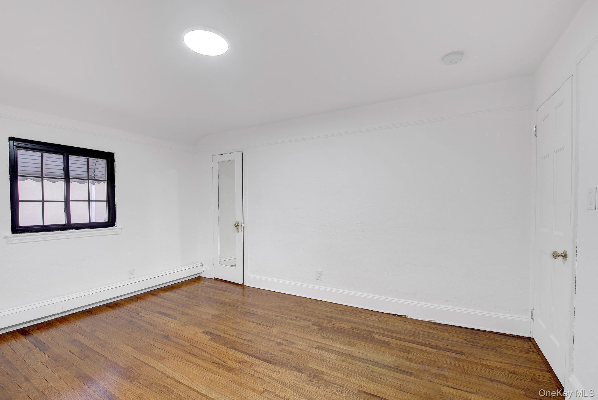 Single Family Surrey Lane  Nassau County, NY 11550, MLS-962454-25