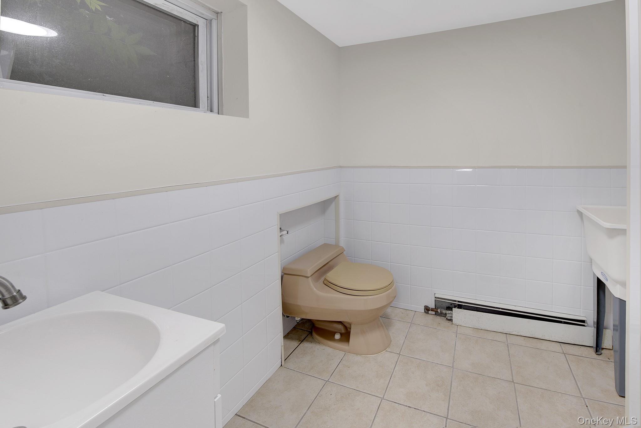 Single Family Surrey Lane  Nassau County, NY 11550, MLS-962454-26