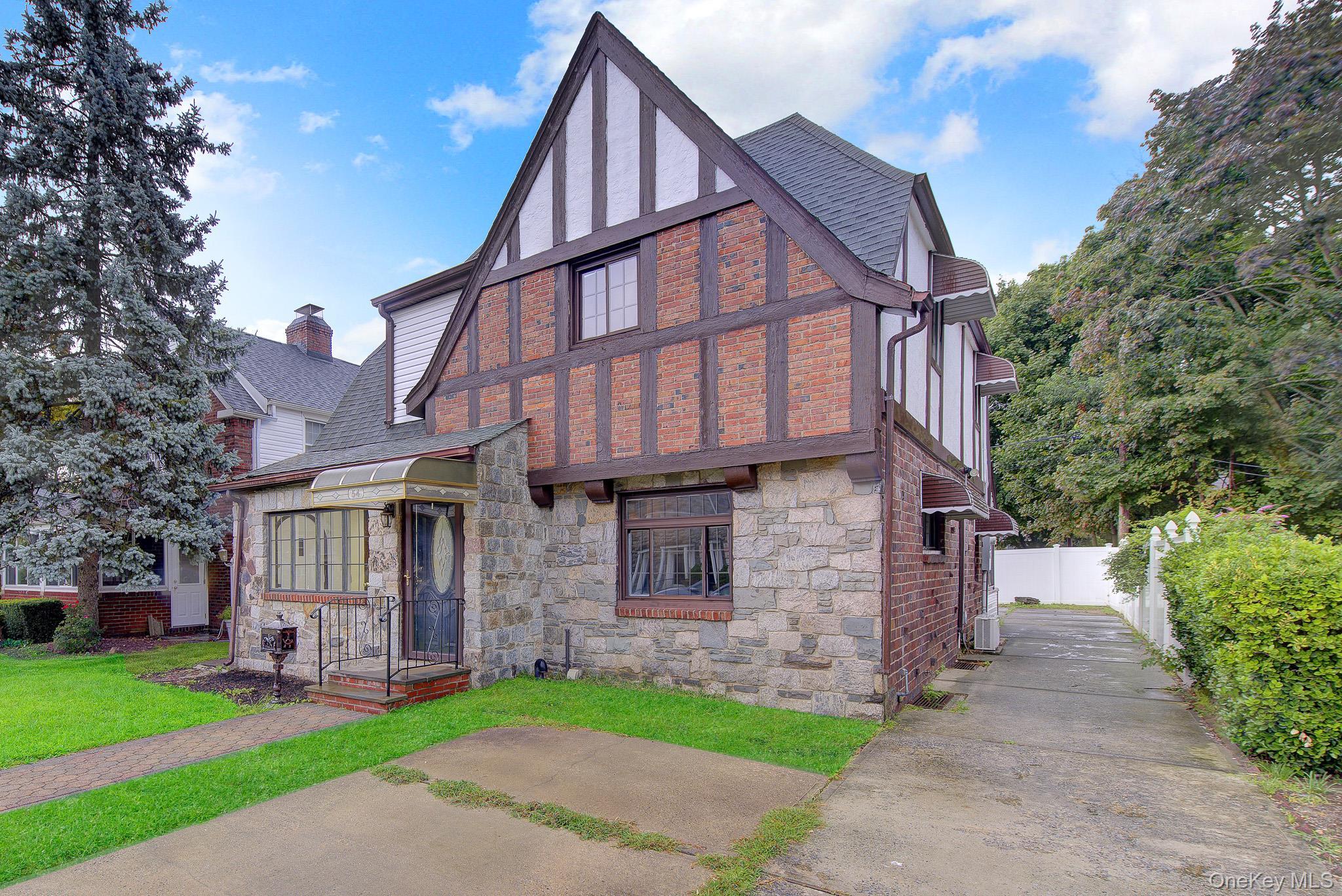 Single Family Surrey Lane  Nassau County, NY 11550, MLS-962454-3