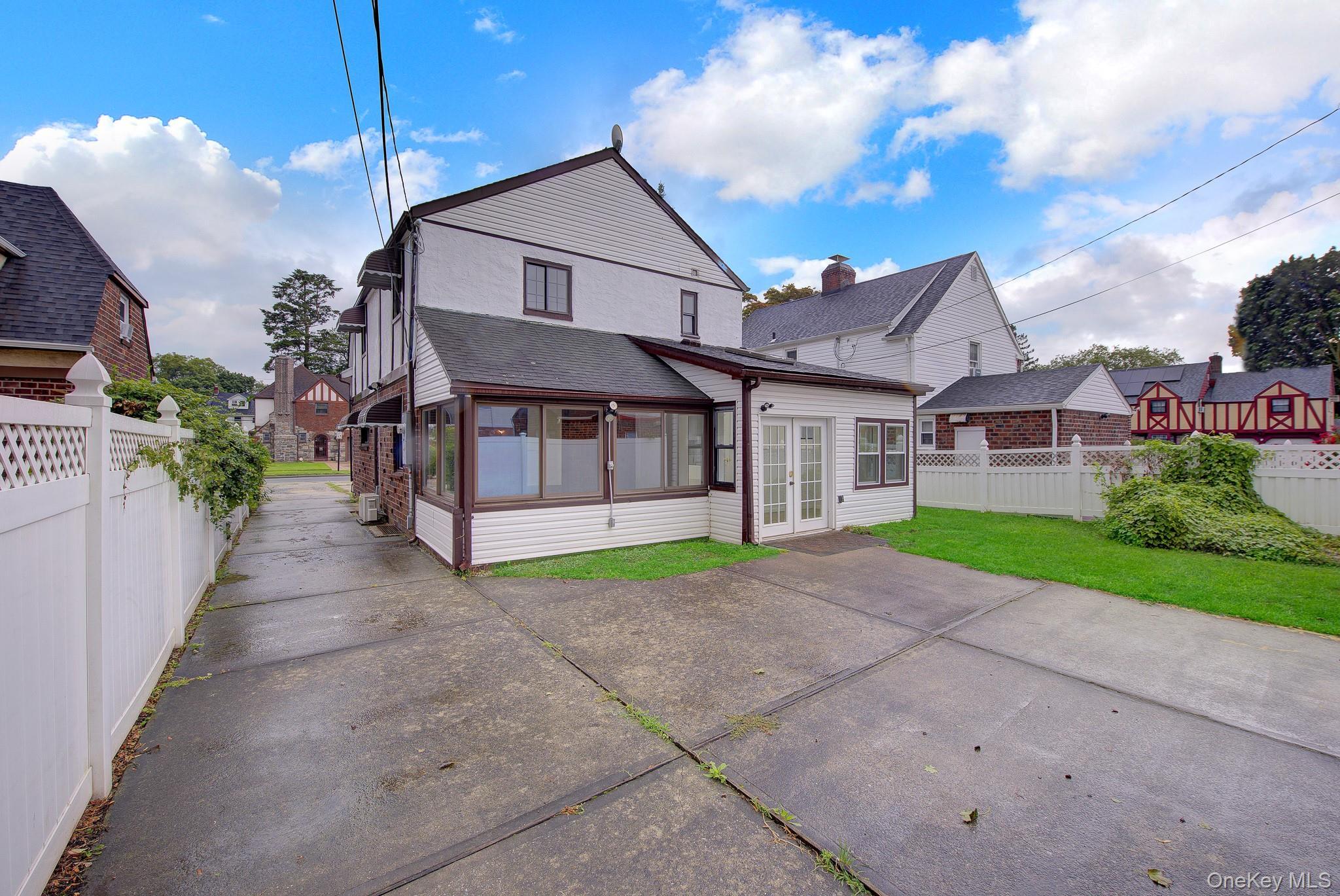 Single Family Surrey Lane  Nassau County, NY 11550, MLS-962454-30