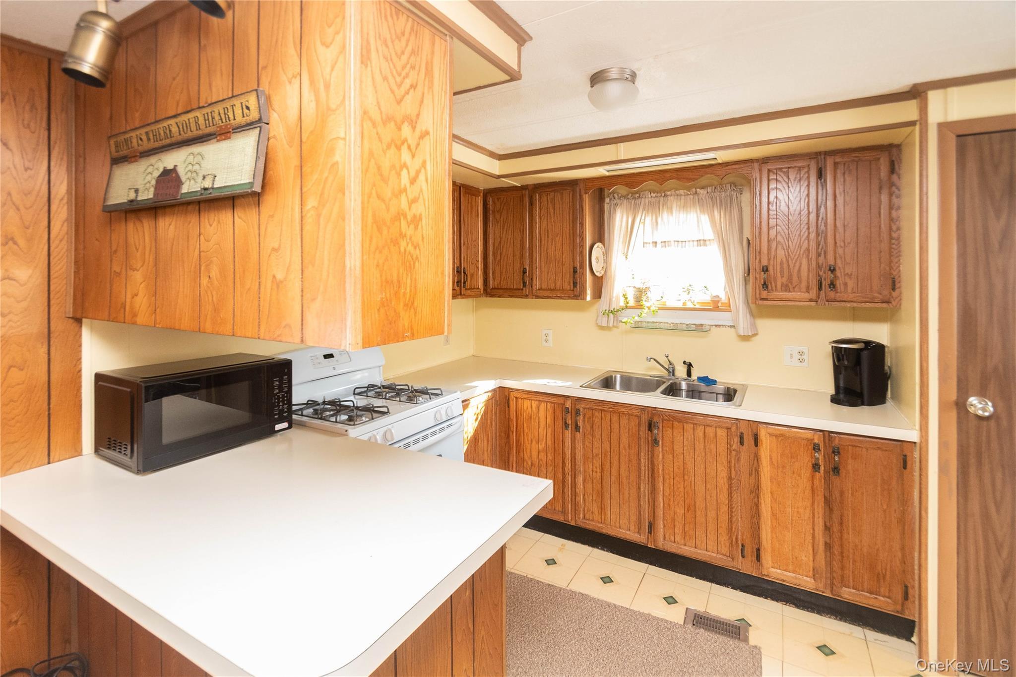 Single Family Hidden Brook Dutchess County, NY 12538, MLS-962469-12