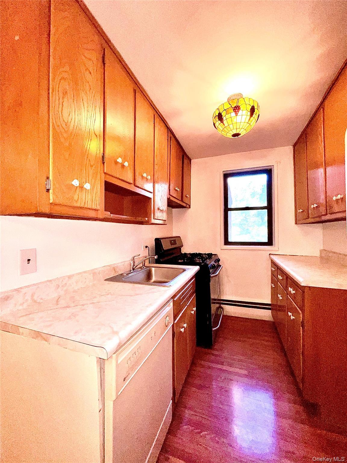 Coop Oakdale  Rockland County, NY 10901, MLS-962480-15