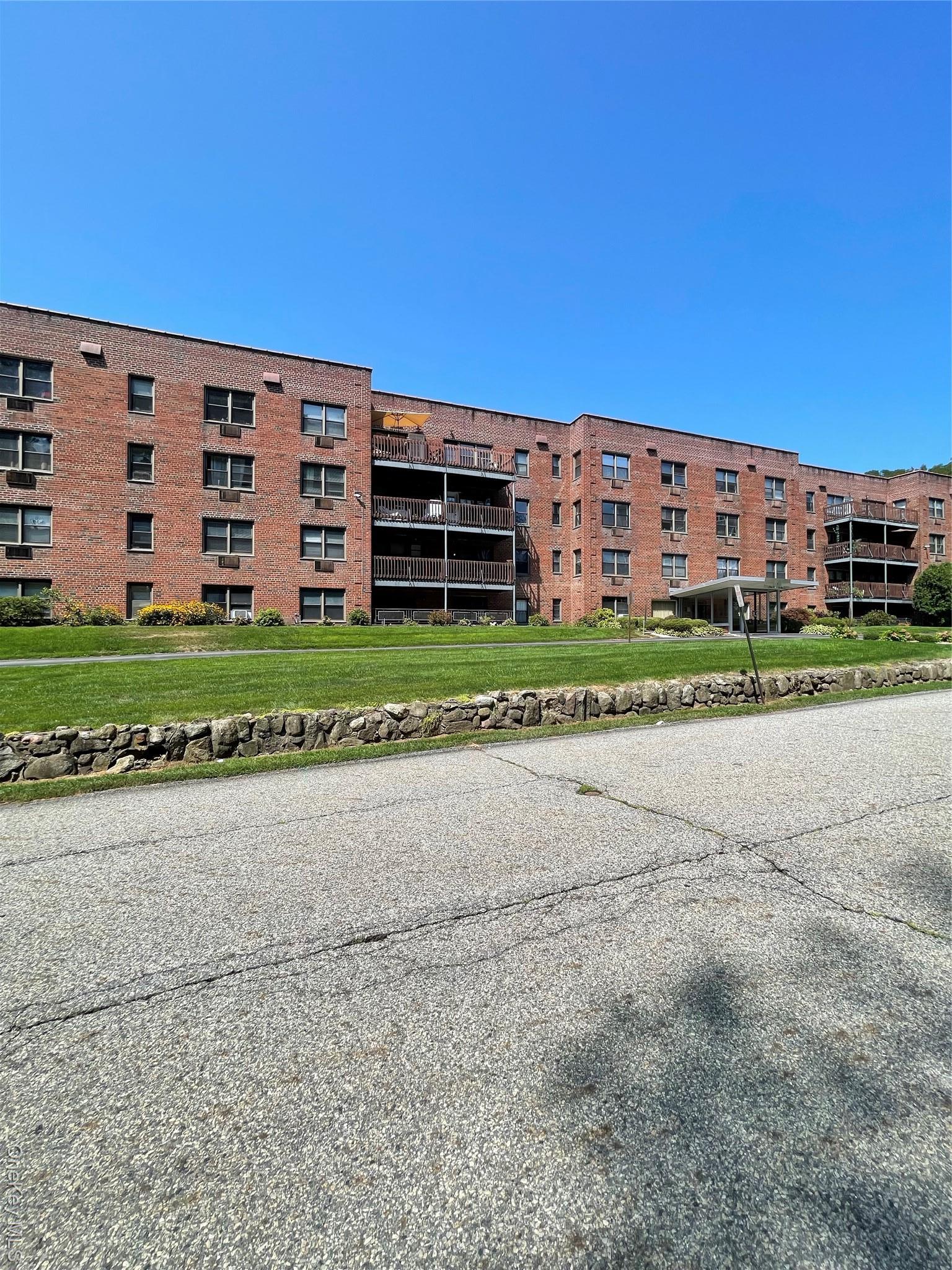 Coop Oakdale  Rockland County, NY 10901, MLS-962480-28