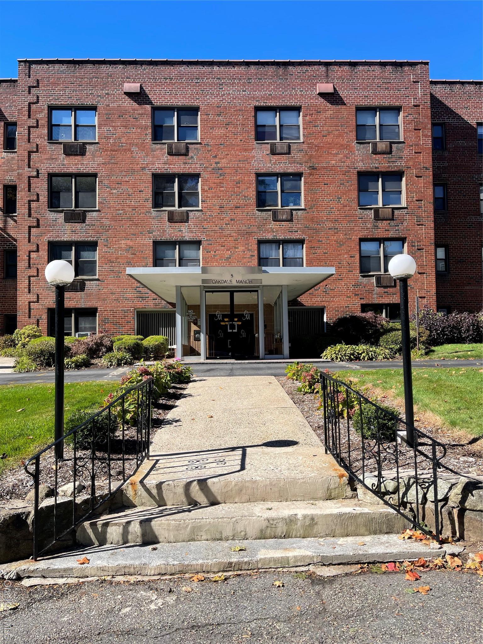 Coop Oakdale  Rockland County, NY 10901, MLS-962480-4