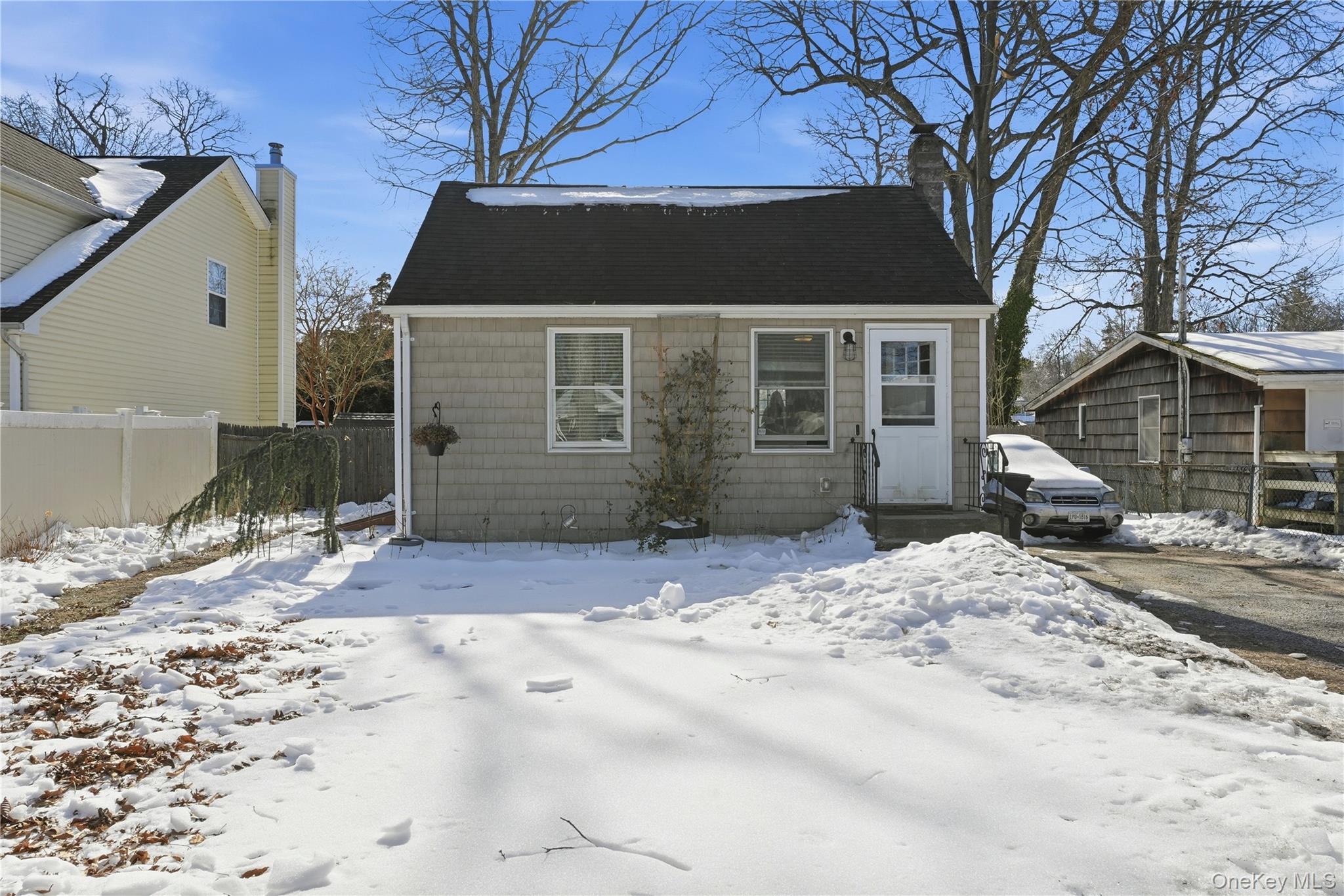 Single Family Woodlawn  Suffolk County, NY 11784, MLS-962488-2
