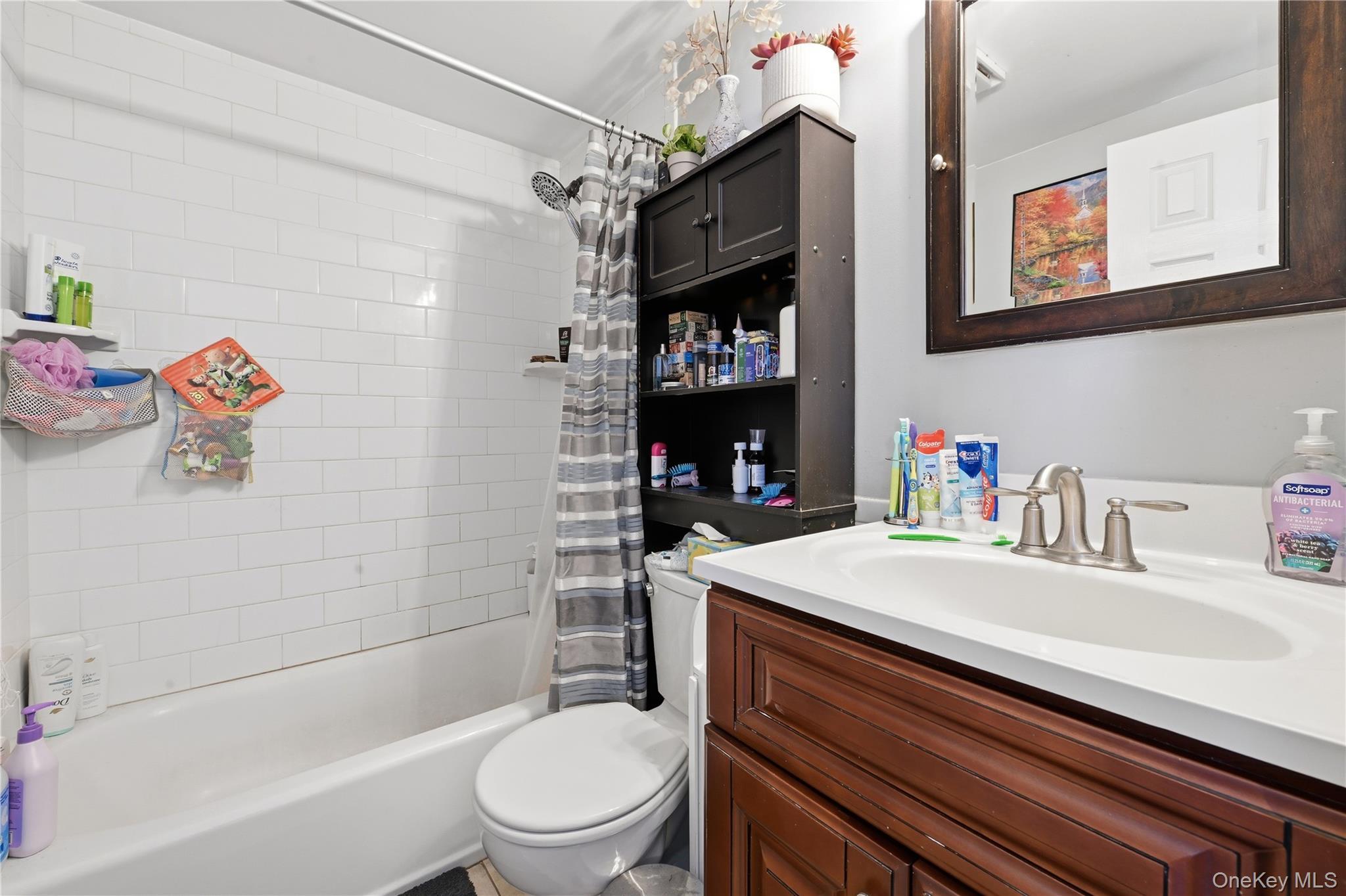 Single Family Woodlawn  Suffolk County, NY 11784, MLS-962488-8