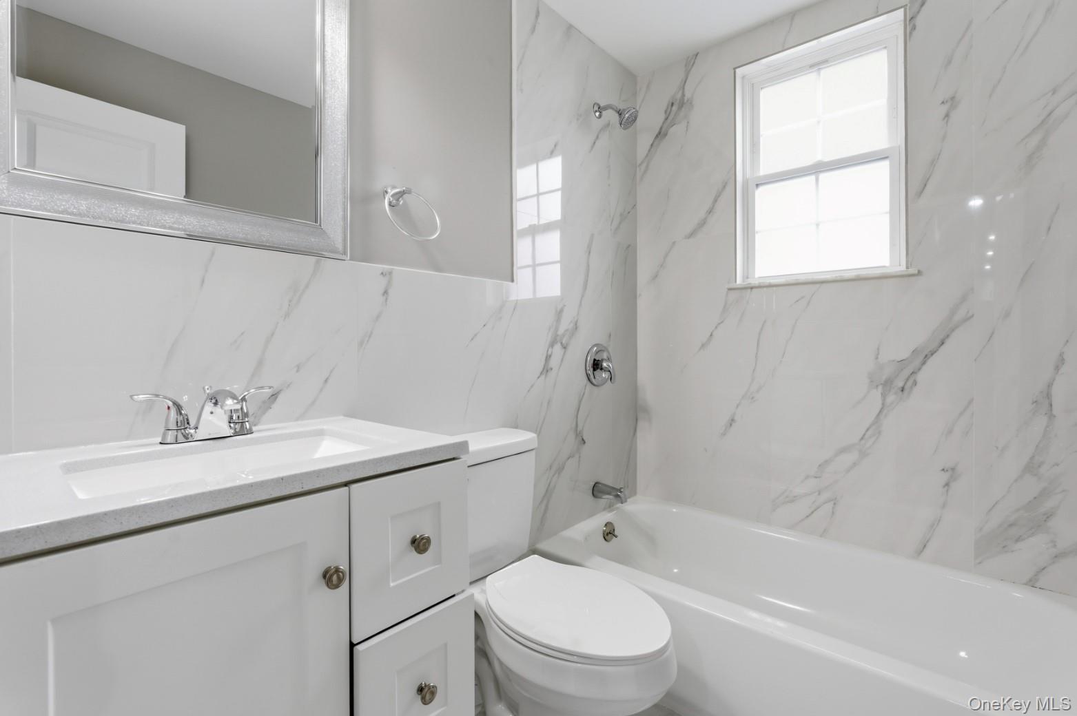 Single Family Lakeland  Suffolk County, NY 11706, MLS-962523-15