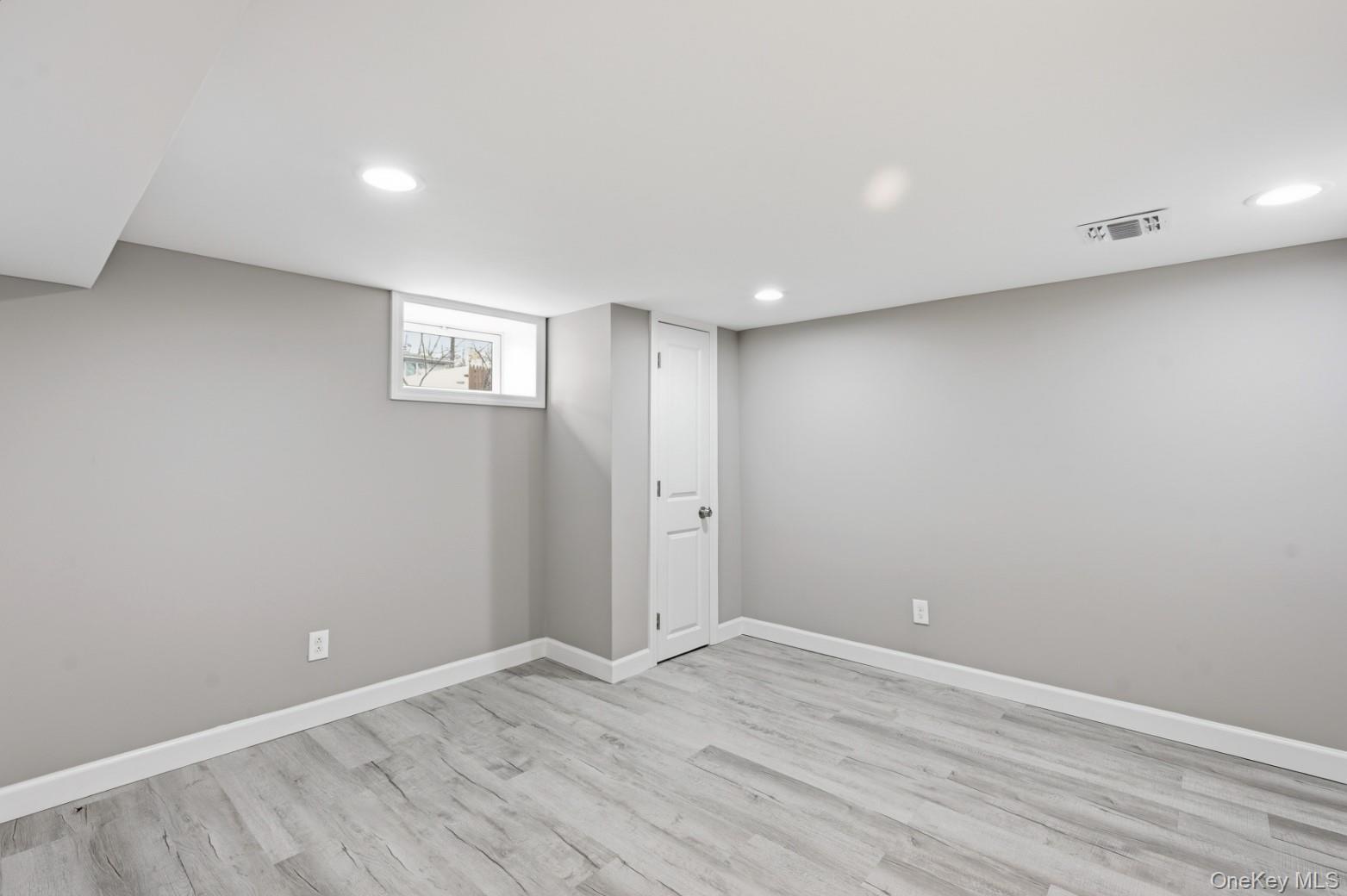 Single Family Lakeland  Suffolk County, NY 11706, MLS-962523-22