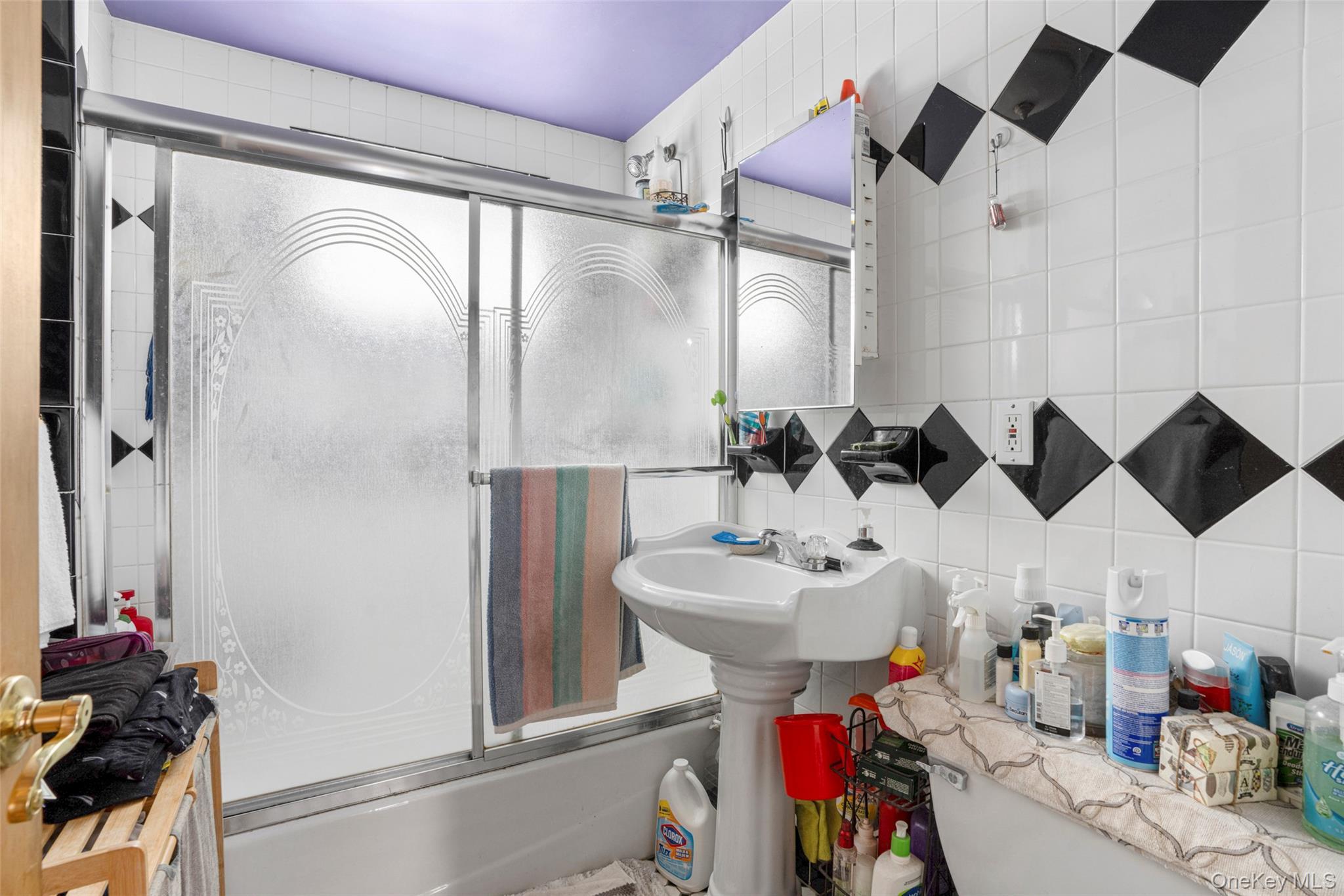 Single Family Colden  Bronx, NY 10469, MLS-962574-24