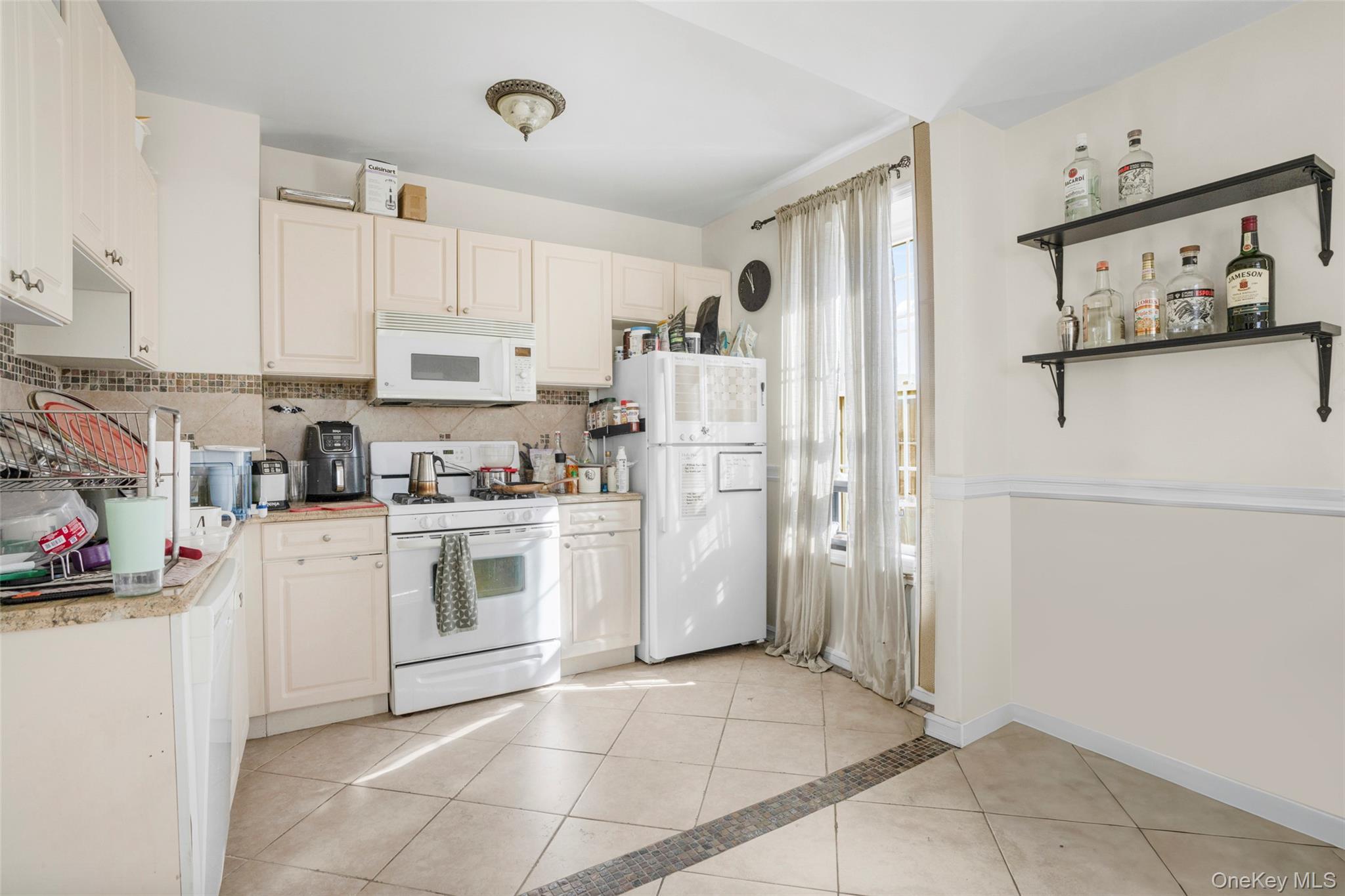 Single Family Baisley  Bronx, NY 10461, MLS-962585-2