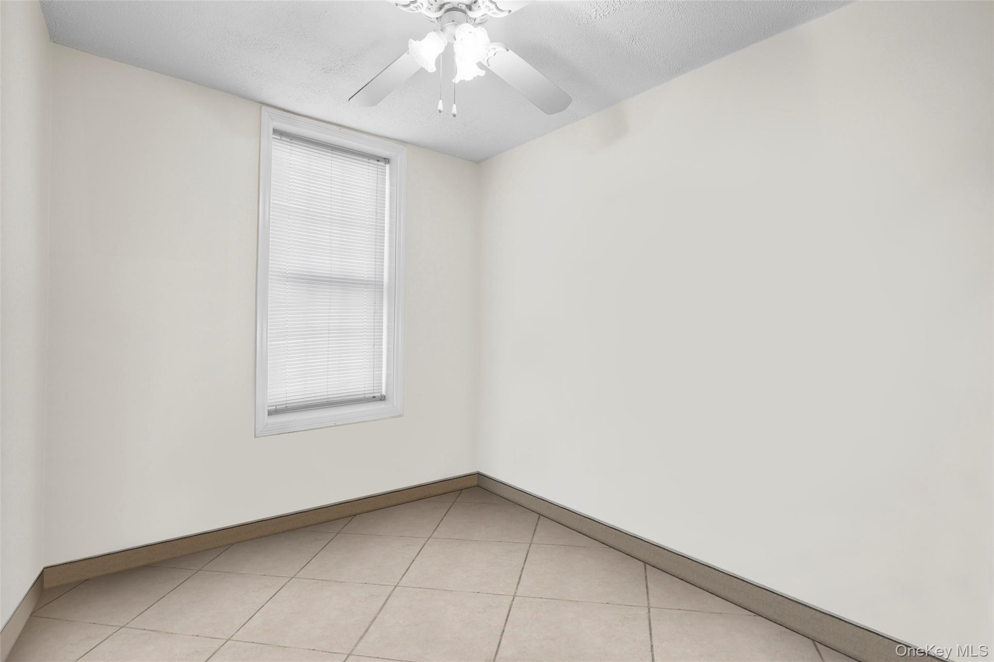 Single Family Baisley  Bronx, NY 10461, MLS-962585-6