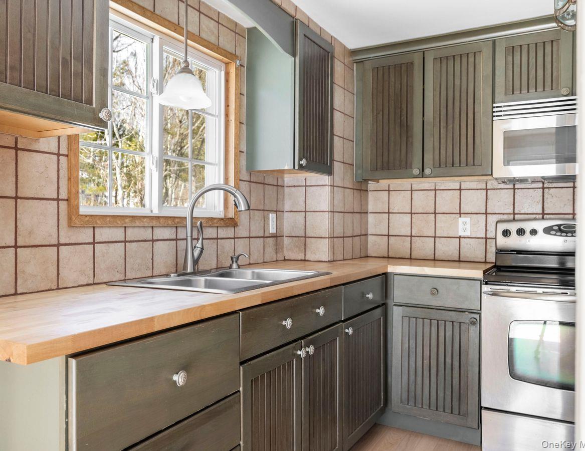 Single Family Floyd Ackert  Ulster County, NY 12493, MLS-962602-10