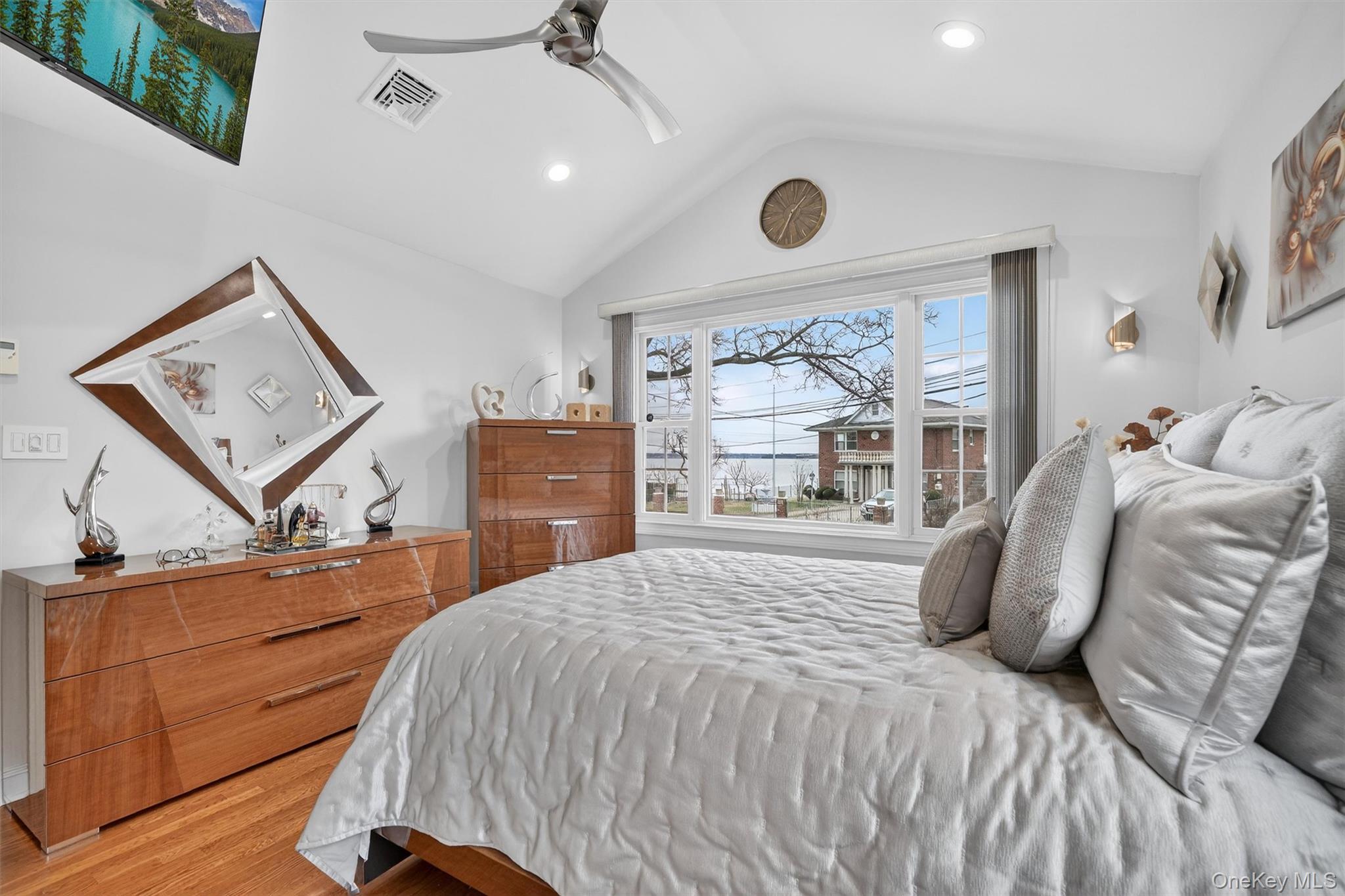 Single Family Agar  Bronx, NY 10465, MLS-962615-14