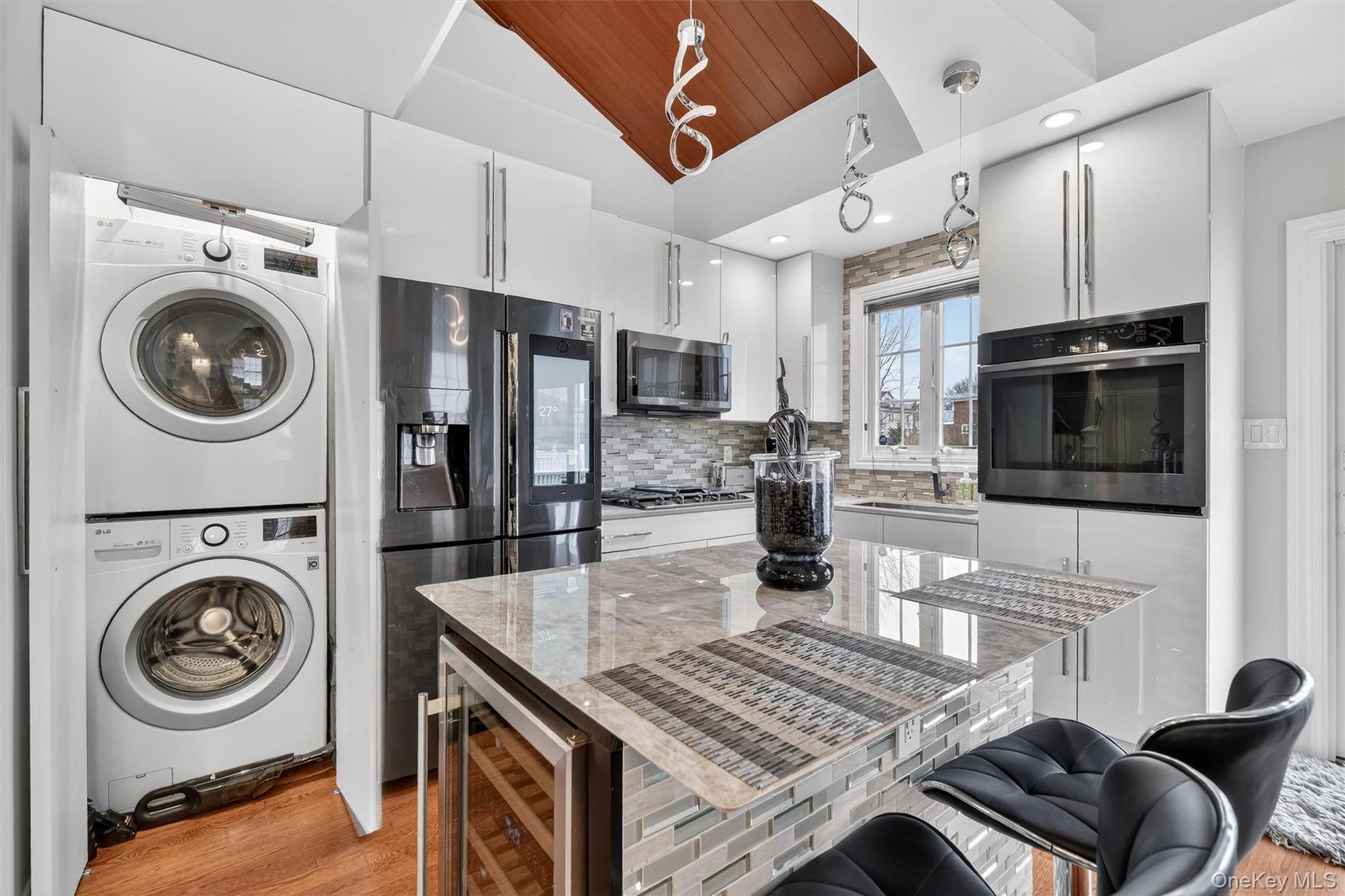 Single Family Agar  Bronx, NY 10465, MLS-962615-42