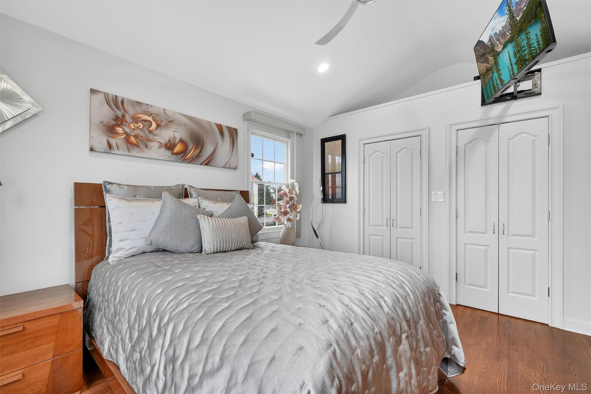 Single Family Agar  Bronx, NY 10465, MLS-962615-44